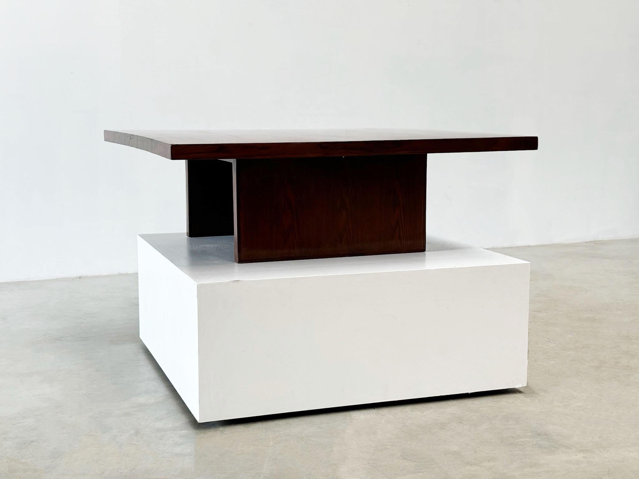 Table basse rustique Wabi-Sabi des années 1970 dans le style d'Axel Vervoordt 5