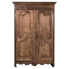 Armoire o armadio rustico in stile Luigi XV francese del 19° C.