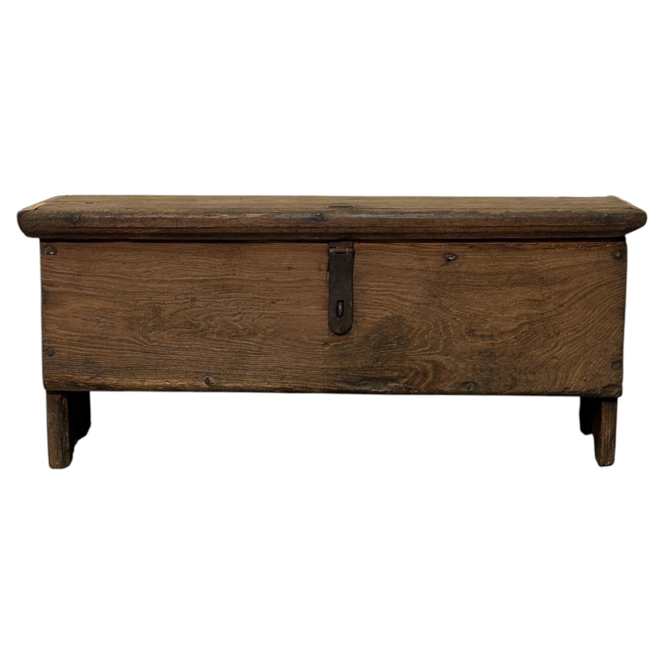 Rustic 19th-Century Chest-Bench in Solid Chestnut Wood For Sale