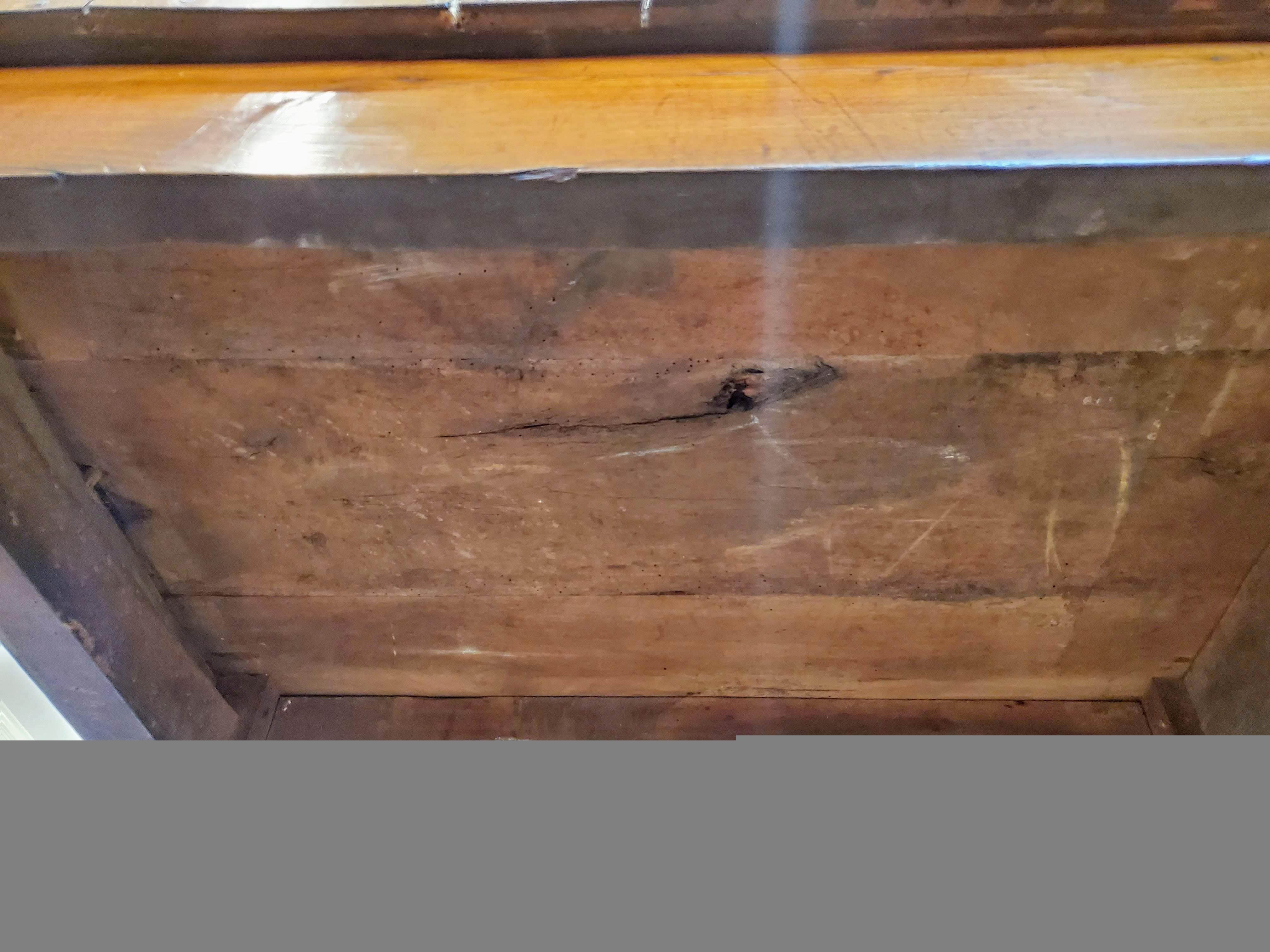 Table basse rustique et ancienne de style français campagnard en merisier avec plateau en vente 3