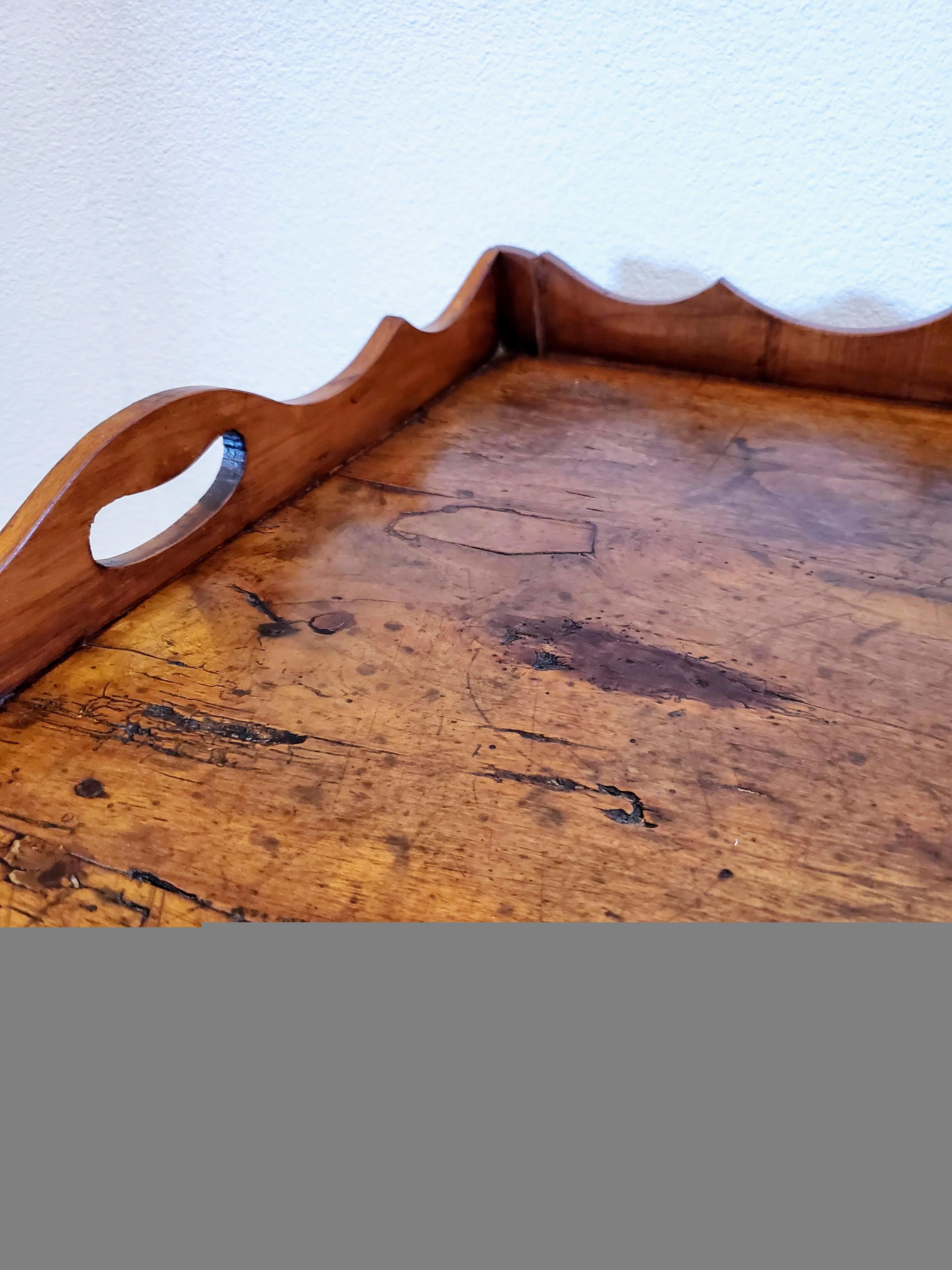 Table basse rustique et ancienne de style français campagnard en merisier avec plateau en vente 8
