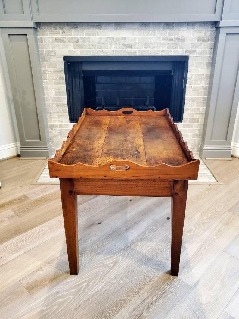 Rustic 19th Century French Cherry-Wood Tray Table For Sale 1