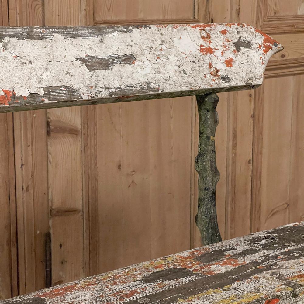 Fer Banc de jardin rustique français du 19ème siècle avec pieds en fonte