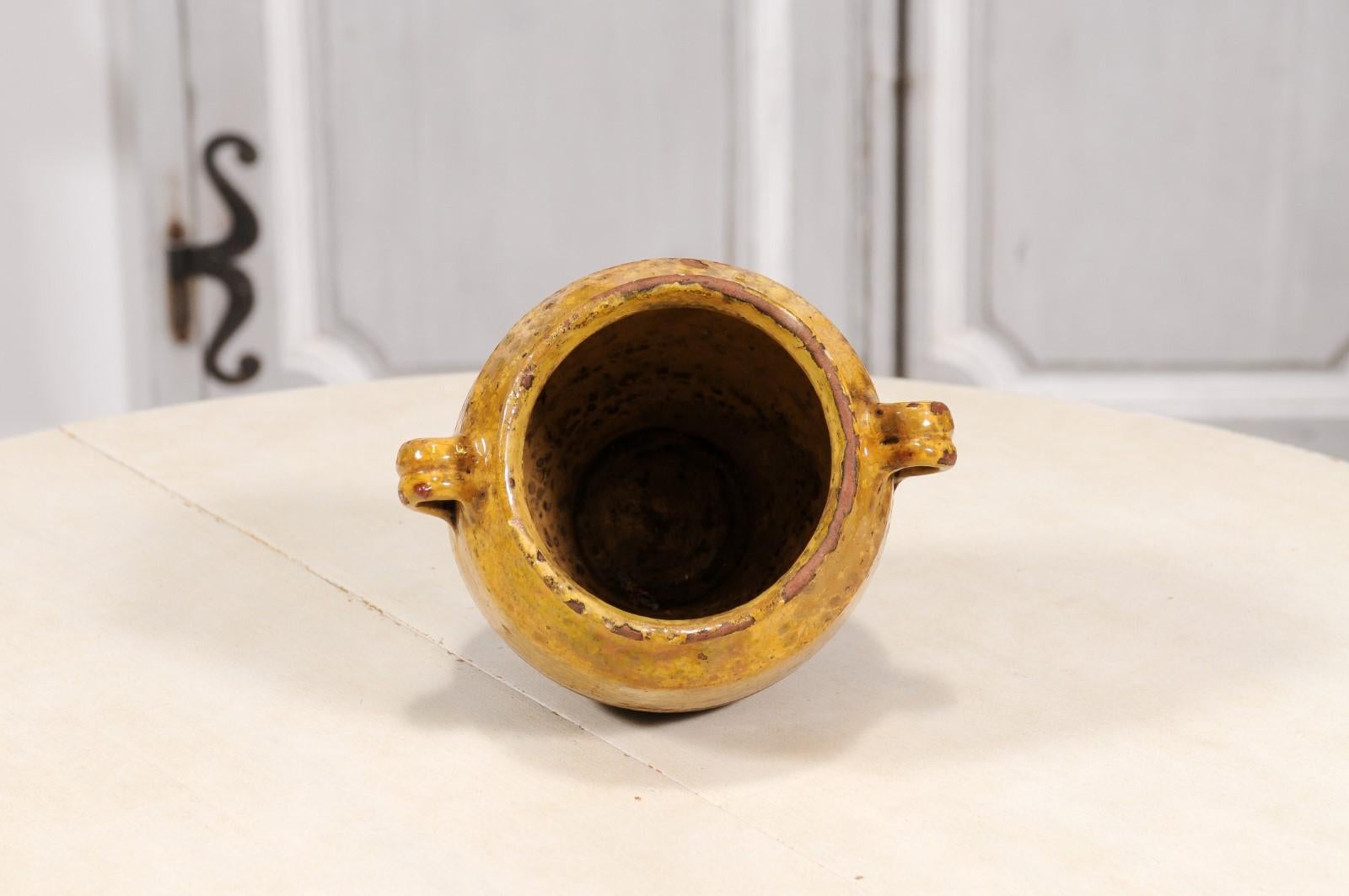 Rustic 19th Century French Provincial Pot à Confit with Yellow Glaze and Handles 6