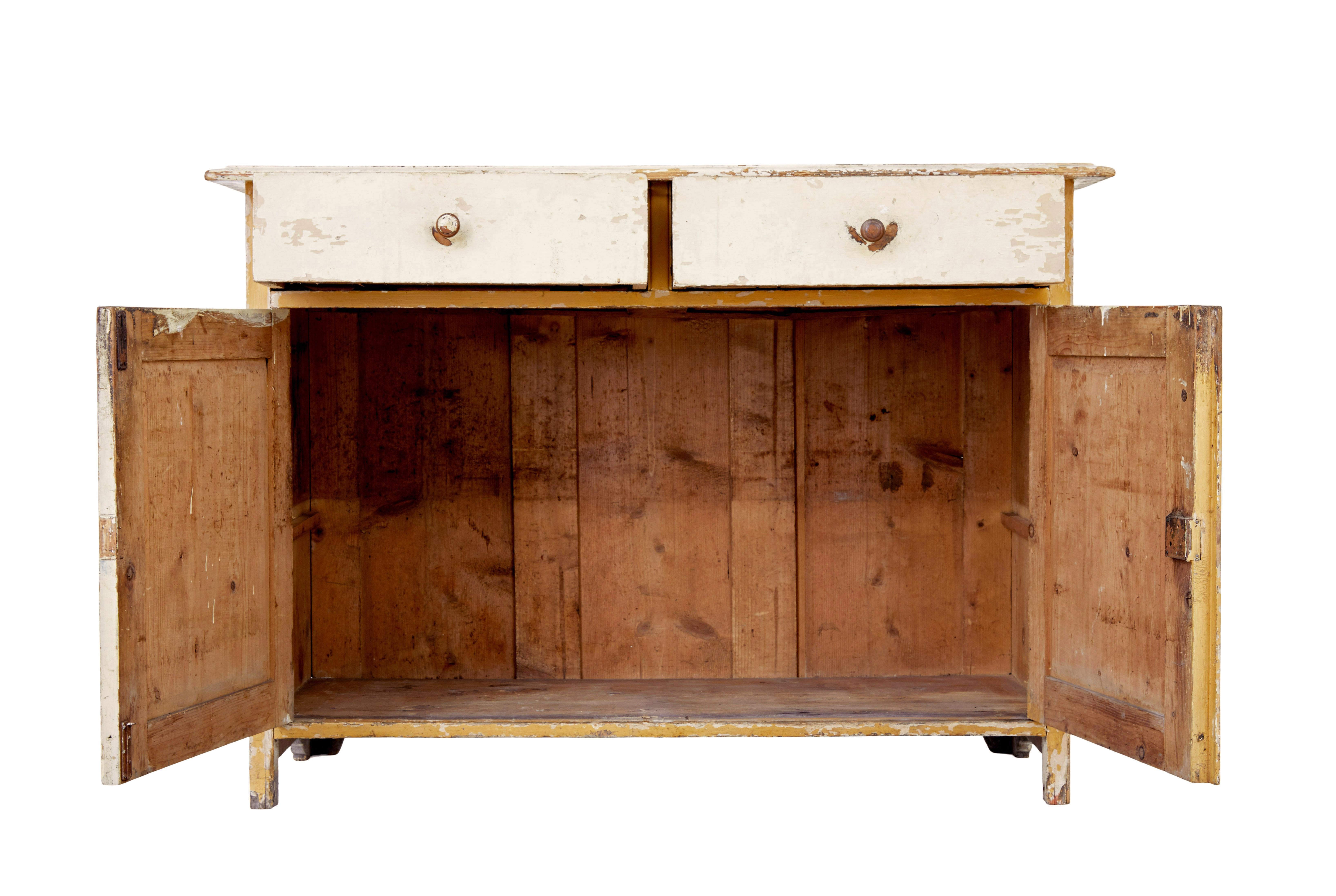 Rustikaler Schrank aus bemalter schwedischer Kiefer aus dem 19. im Zustand „Relativ gut“ im Angebot in Debenham, Suffolk
