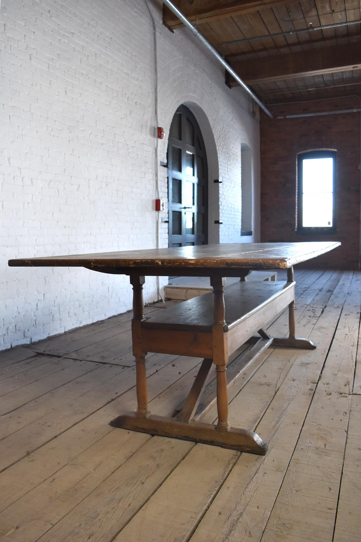 Rustic 19th century pine Settle-Table / Farmhouse Table In Good Condition In Troy, NY