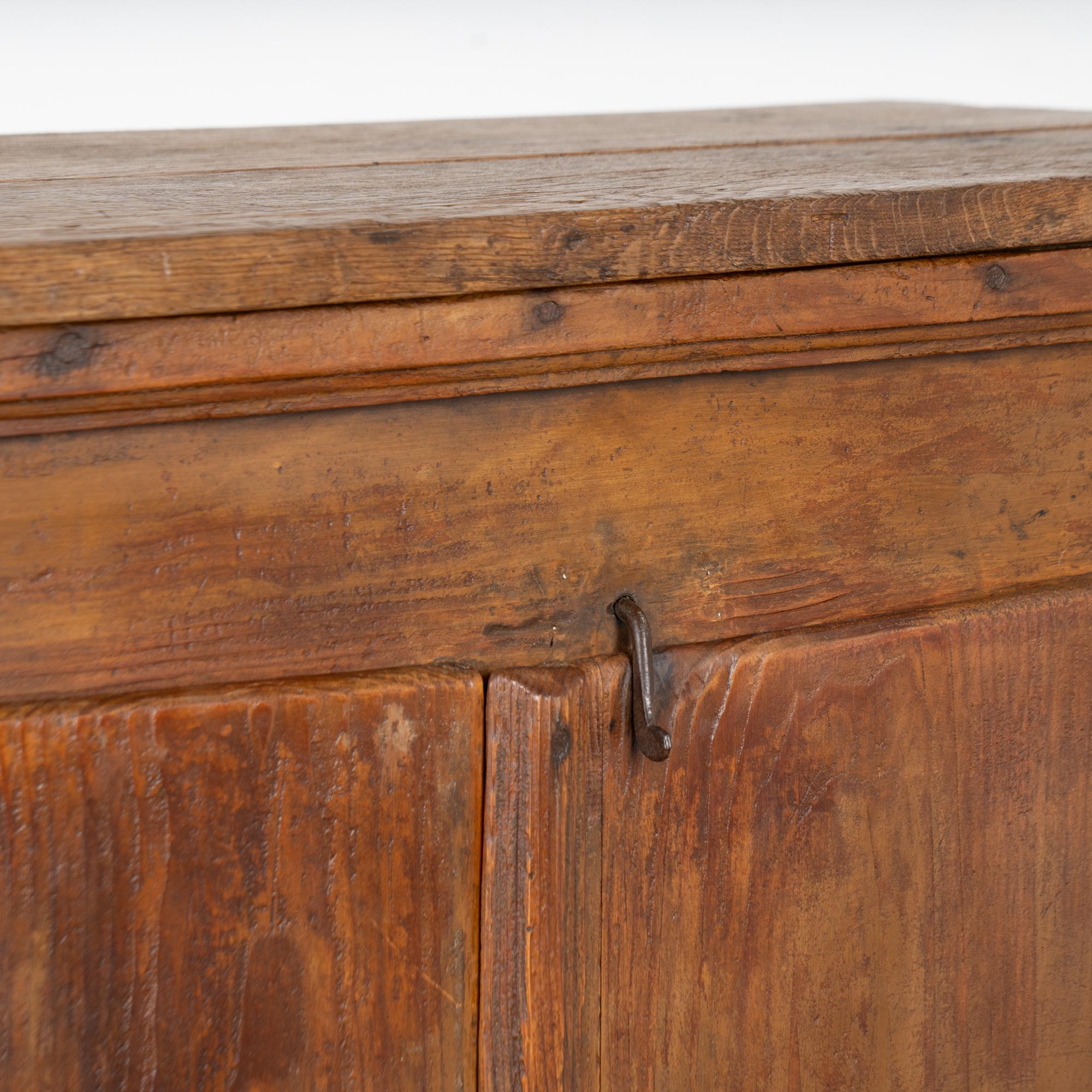 Rustikales Wood Wood Kabinett aus Ungarn aus dem 19. im Angebot 3
