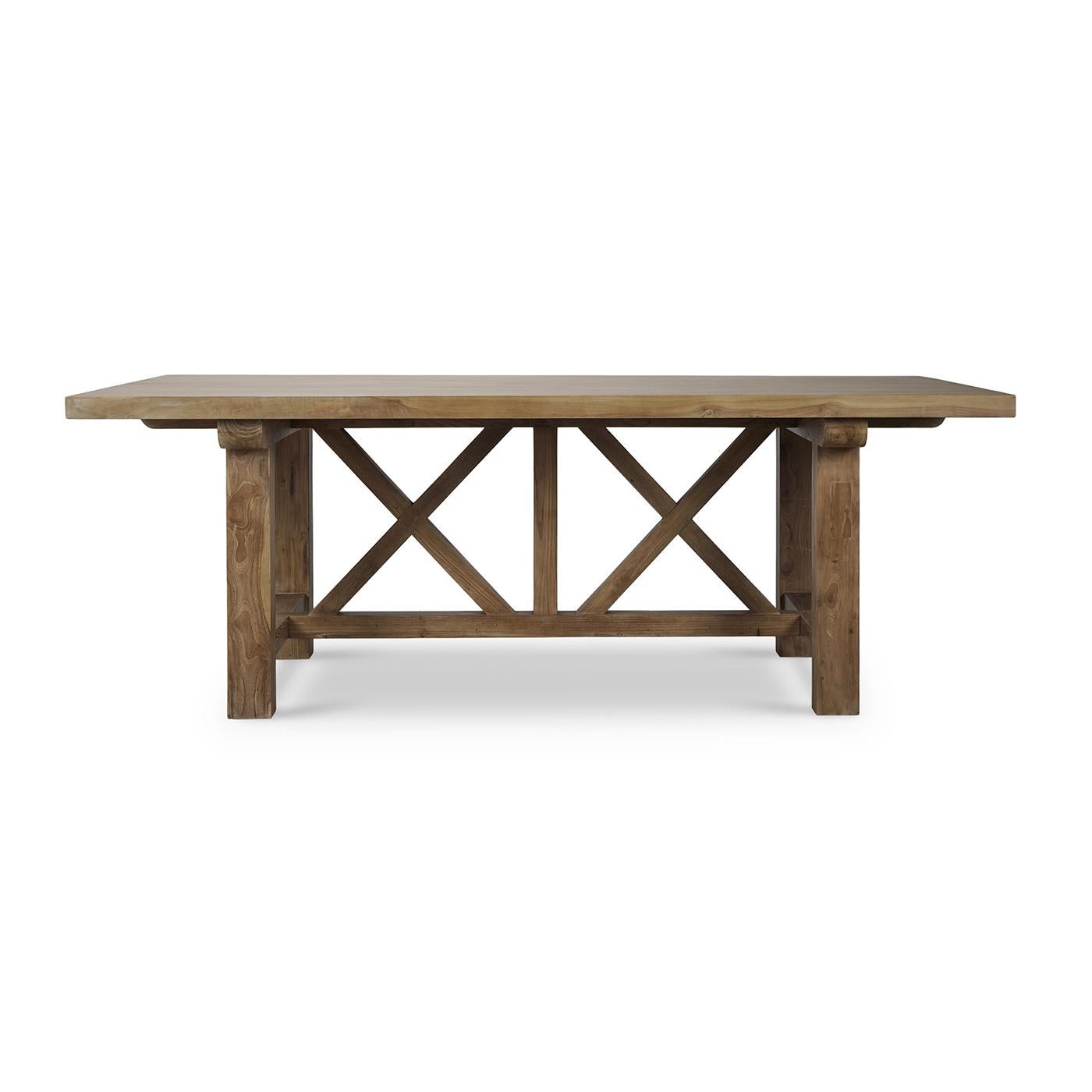 Cette table de 84 pouces, fabriquée à partir de bois de teck récupéré et finie en Teak Straw Wash, rehausse votre expérience de la salle à manger. Dotée d'un design robuste et rustique, cette table est parfaite pour ajouter une touche d'élégance
