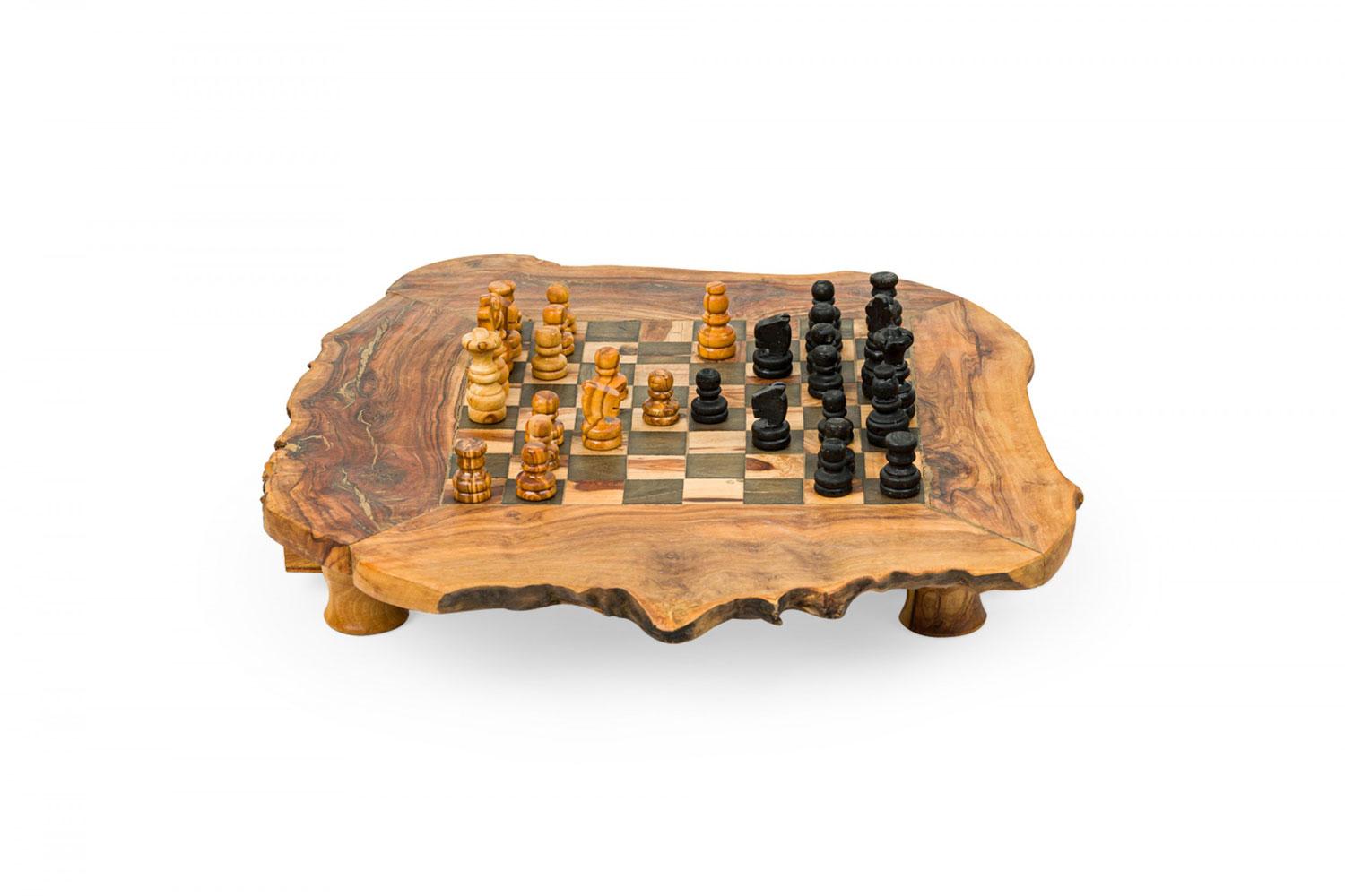 Fer Rustic Adirondack Style Live Edge Wooden Game Board Chest en vente