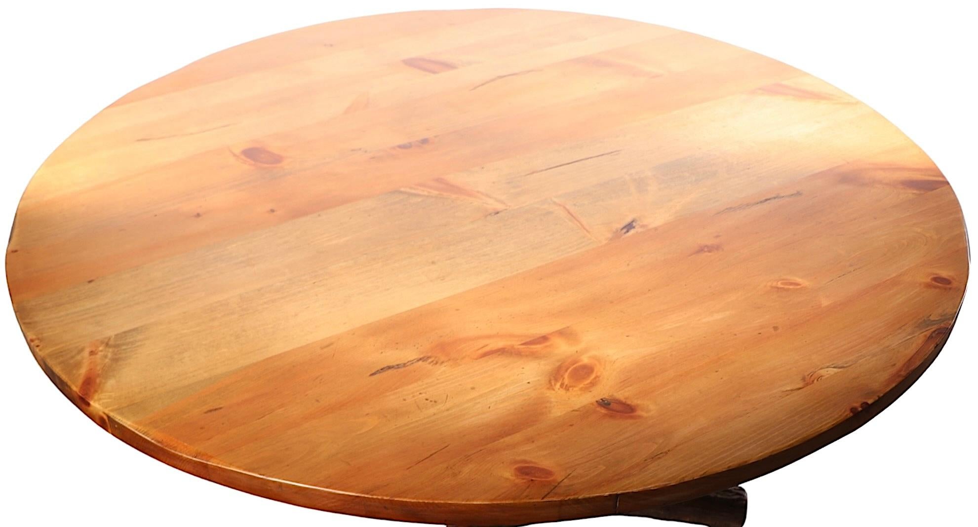 Table de salle à manger rustique de style Adirondack à piédestal en vieux pacanier, vers 2000/2020 en vente 2