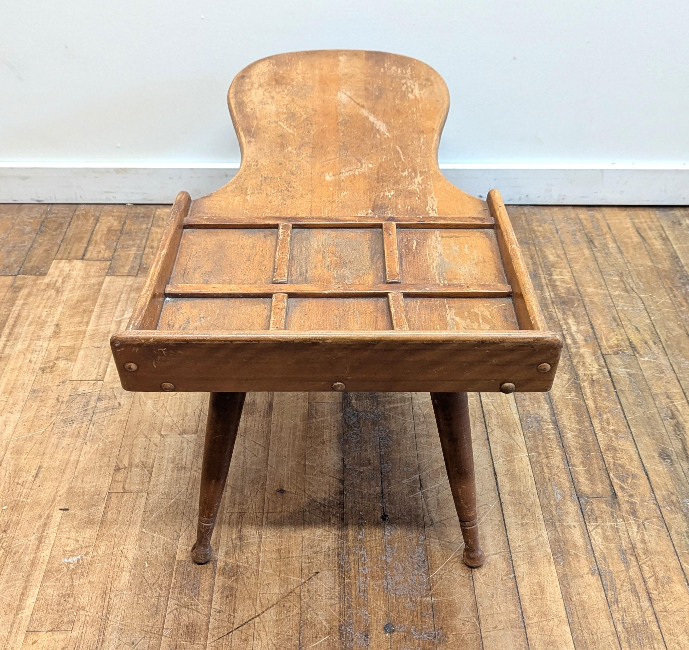 Table de cobblers américaine rustique Abîmé - En vente à New York, NY