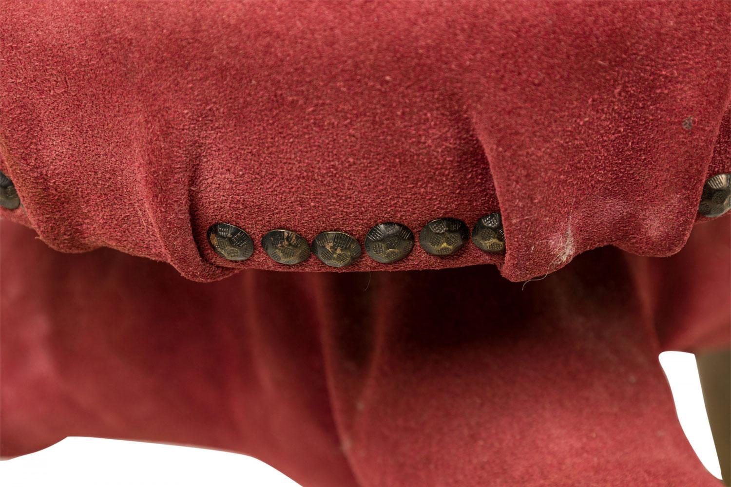 XIX secolo Poggiapiedi rustico americano vittoriano a tre gambe in Horn e camoscio bordeaux in vendita