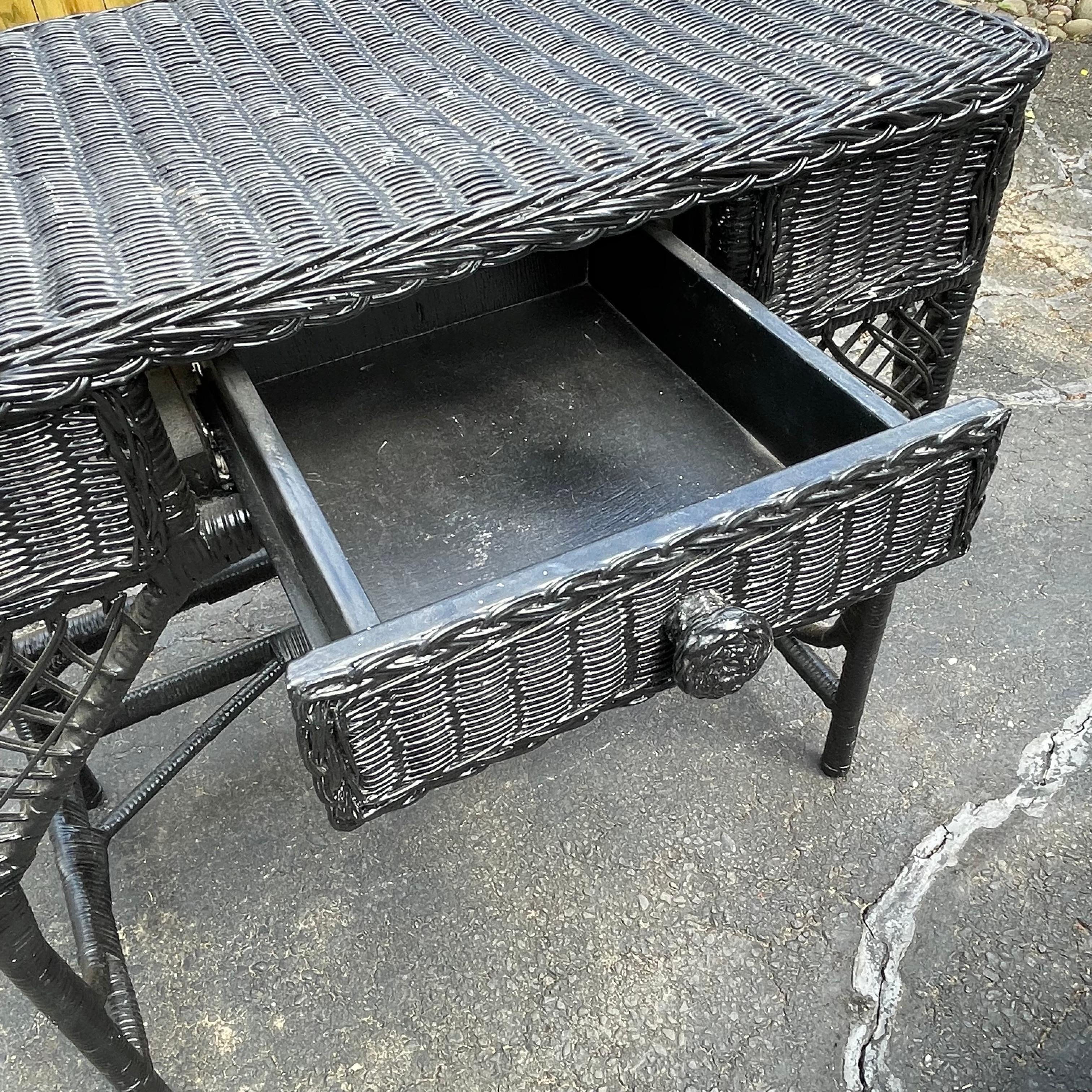 Bureau ou coiffeuse rustique en faux bambou noir avec tabouret en vente 5
