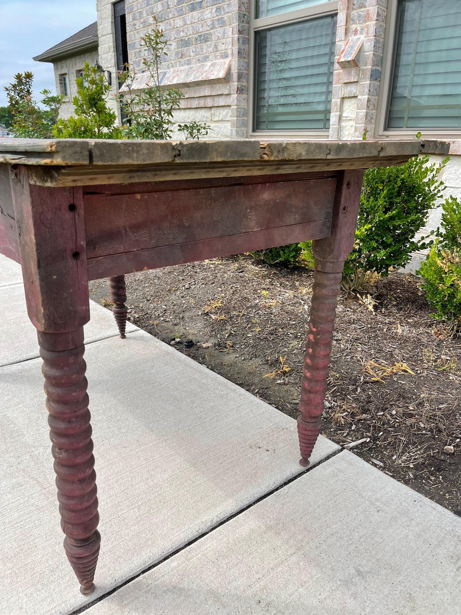 Table de travail rustique Antique American Farmhouse Weathered Work Table en vente 1