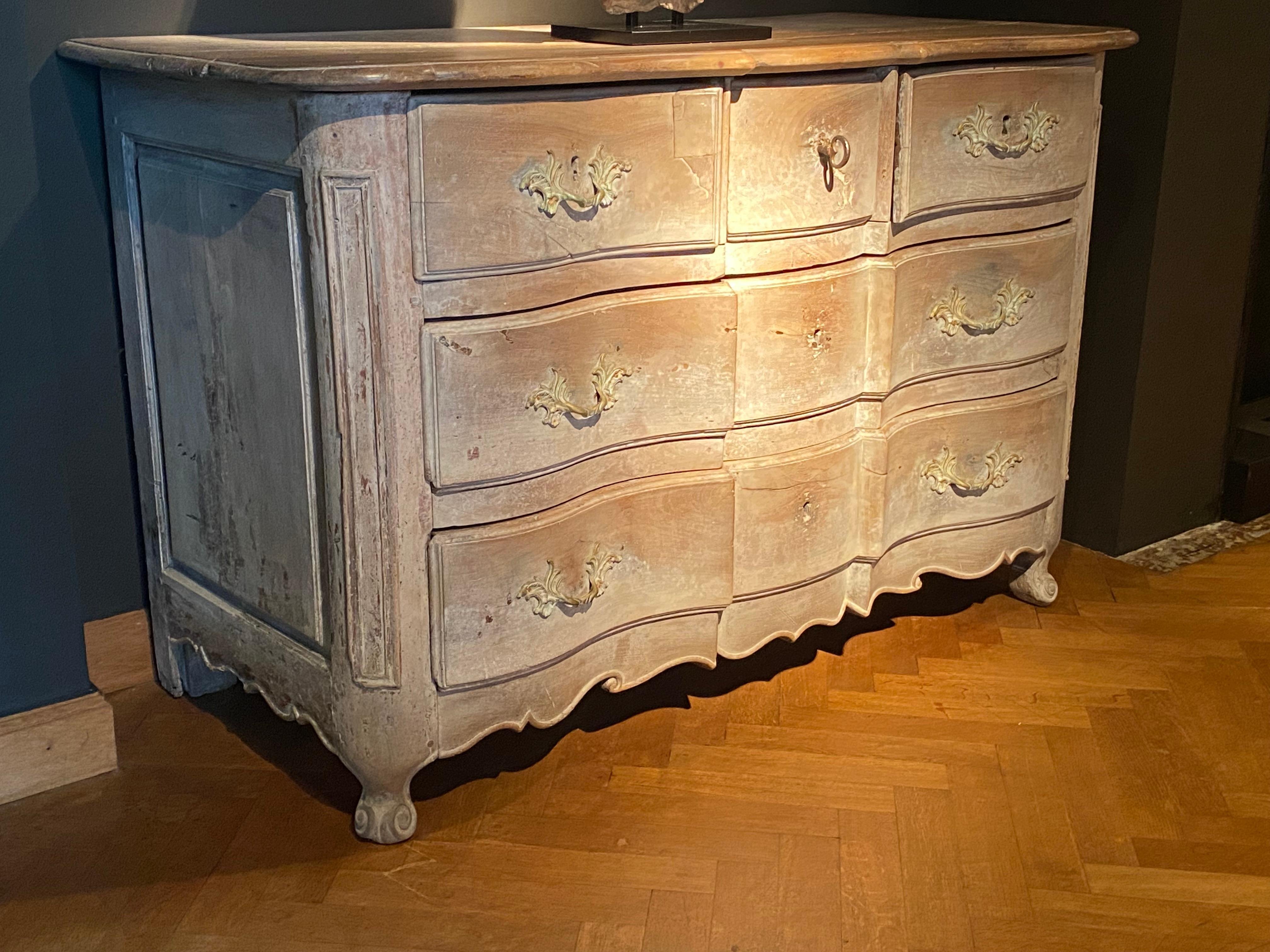 Rustic antique bleached French Commode For Sale 5