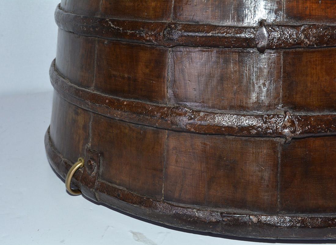 Rustic Antique Chinese Water Bucket Jar Shape Lamp In Good Condition For Sale In Sheffield, MA