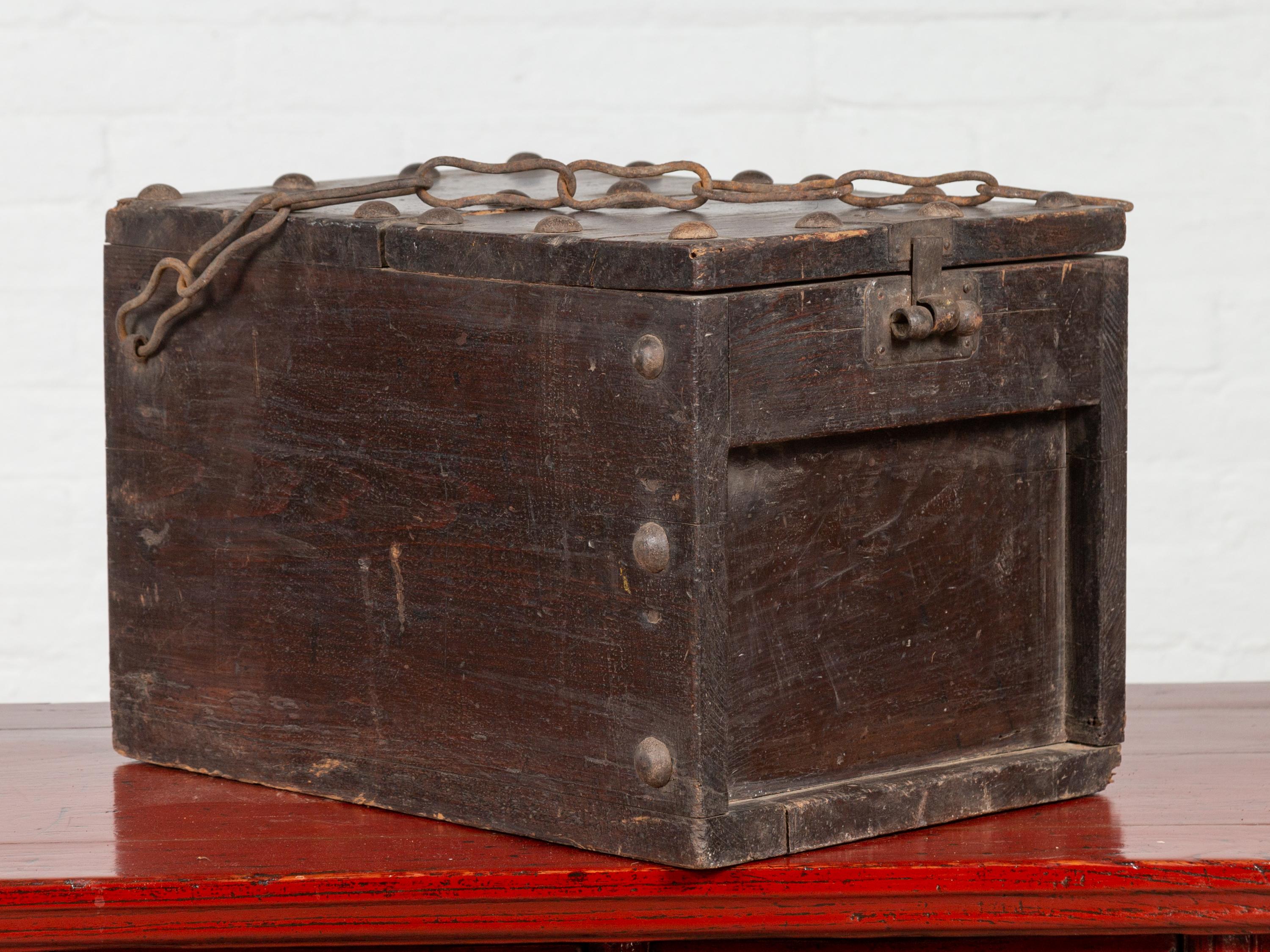 Caja Rústica de Madera Antigua con Tapa Desmontable, Tachuelas y Cadena Rústico en venta