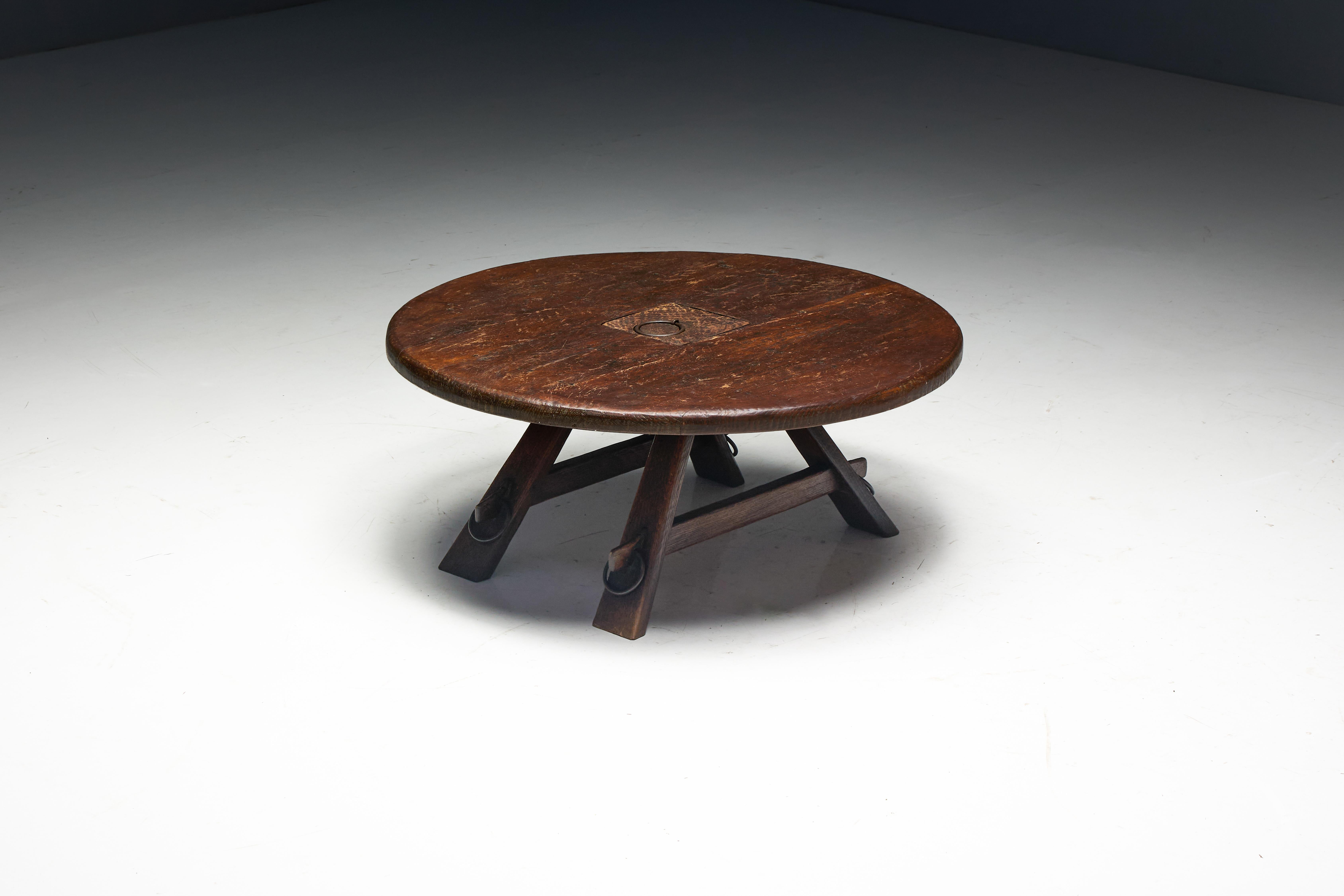 Mesa de centro rústica antigua, Francia, años 60 en venta 3