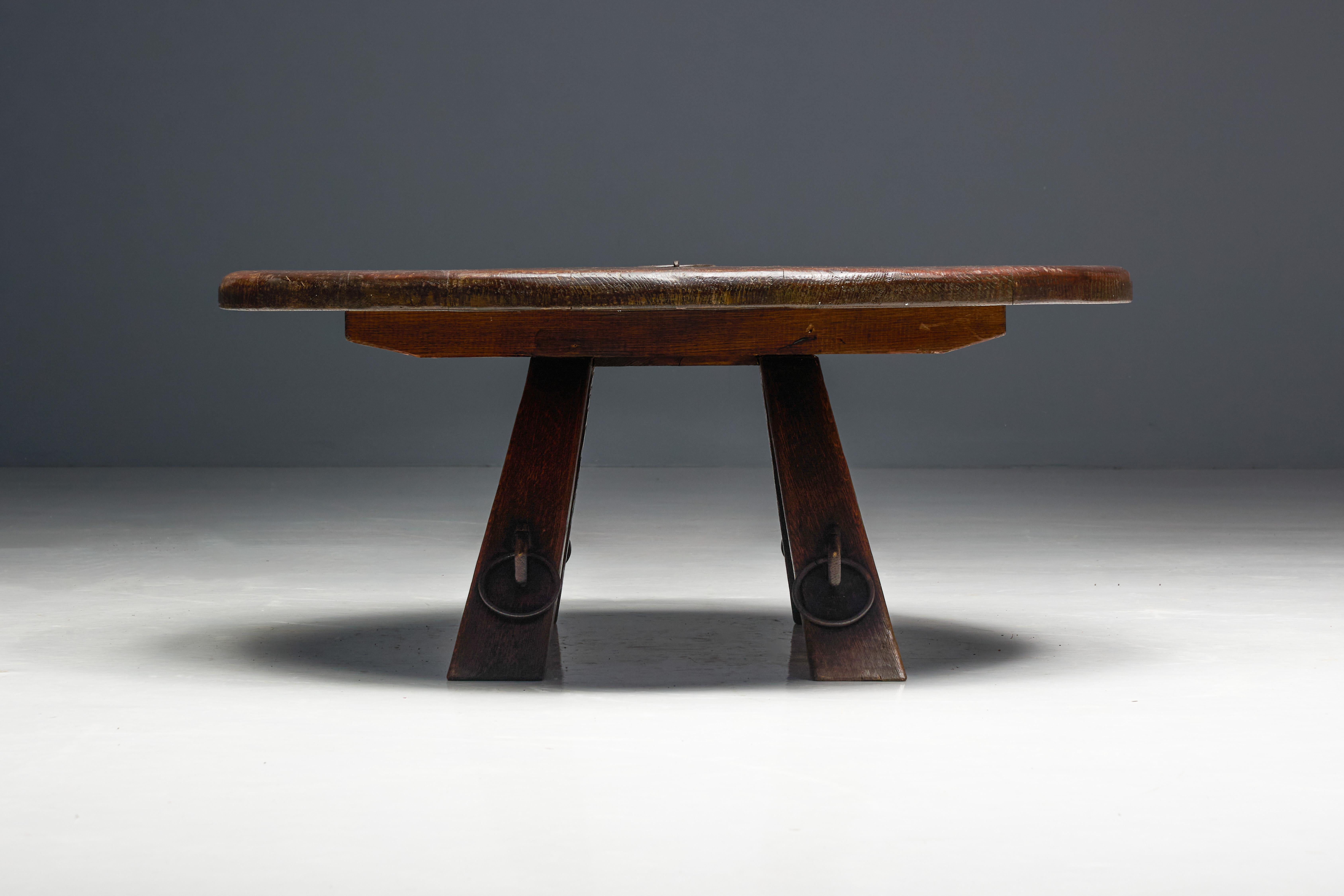 Mesa de centro rústica antigua, Francia, años 60 Brutalista en venta