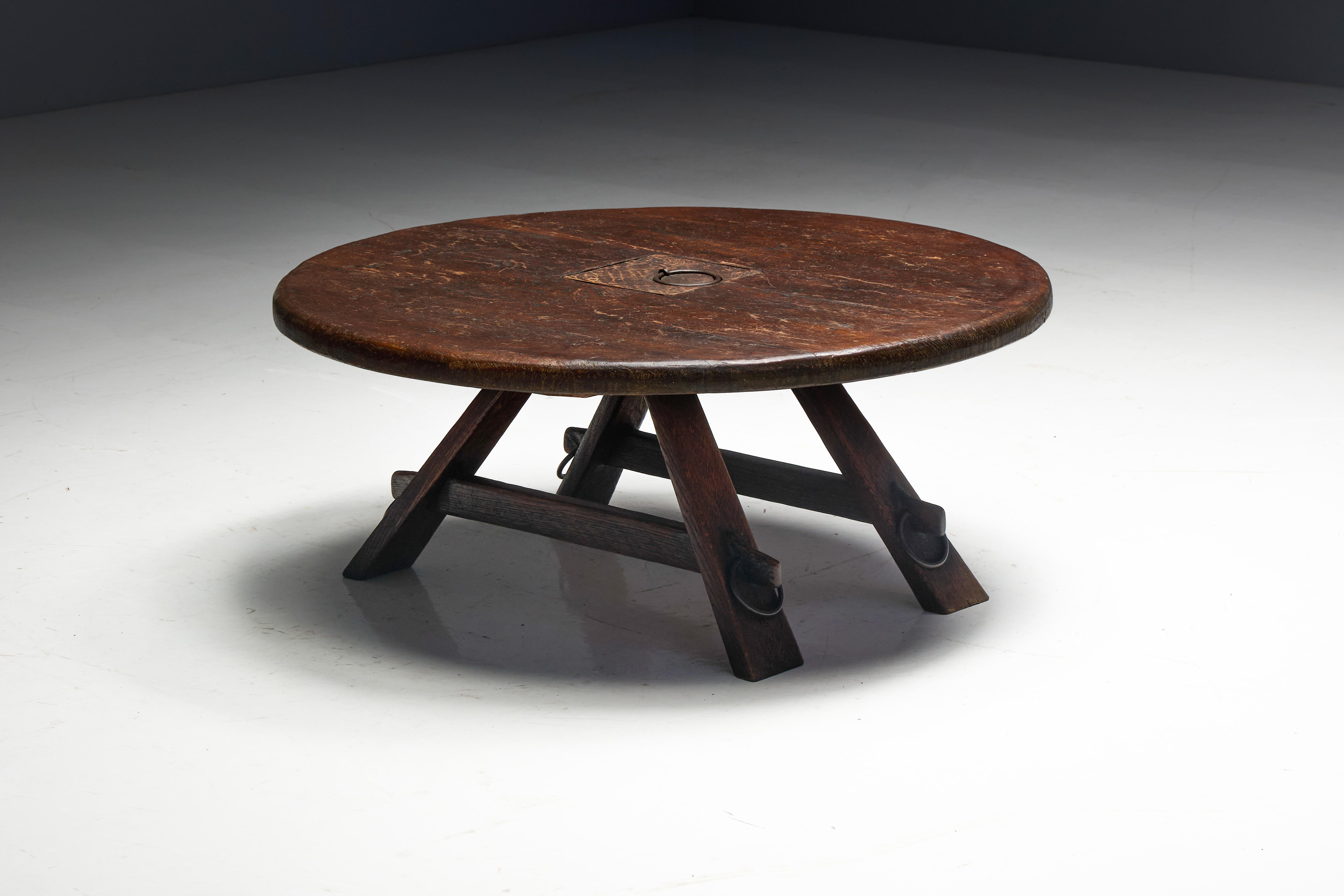 Mesa de centro rústica antigua, Francia, años 60 en venta 1