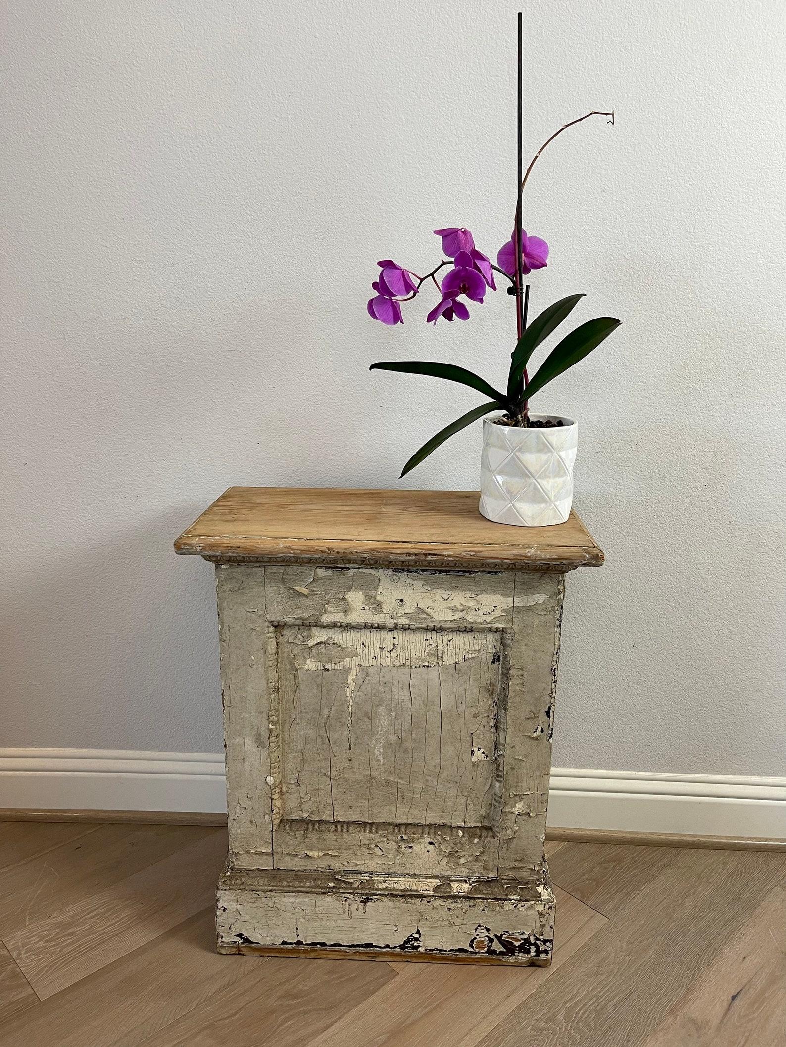 A most distinctive Swedish Country hand painted wooden stand. Hand-crafted of solid pine, most likely Gustavian Period (1772–1809), finished on all sides, showcasing layers of the original paint finish, now with heavily worn, distressed, weathered