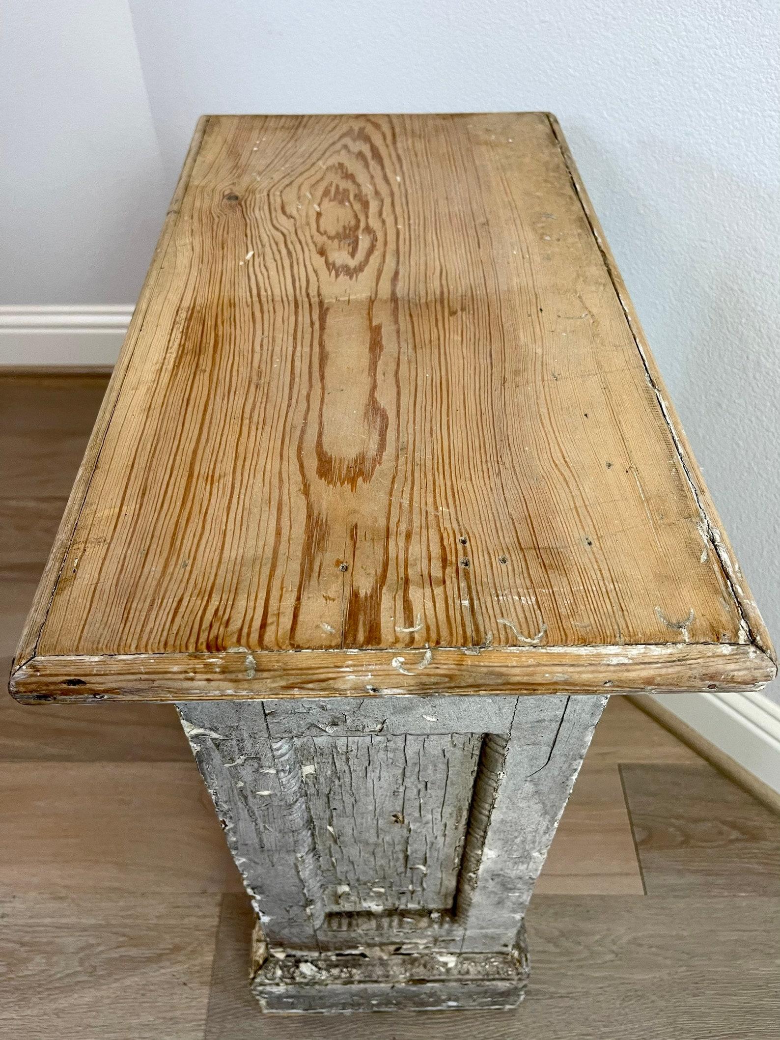 Rustic Antique Country Swedish Gustavian Distressed Painted Pine Stand  For Sale 4