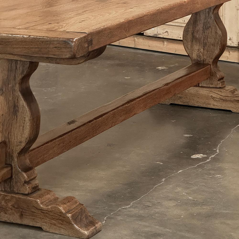 Table de salle à manger rustique ancienne ~ Table à tréteaux en chêne massif en vente 5
