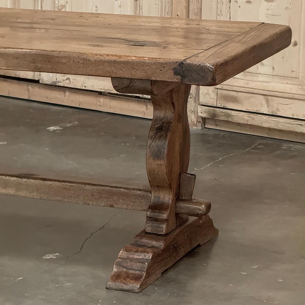 Table de salle à manger rustique ancienne ~ Table à tréteaux en chêne massif en vente 1