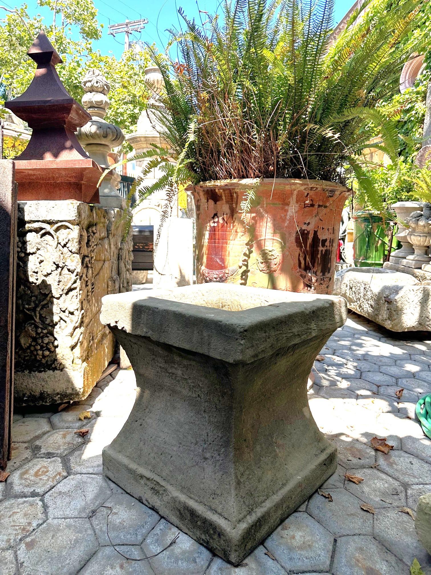 Rustic Antique Hand Carved Stone Birdbath Center Fountain Basin Sink Container For Sale 10
