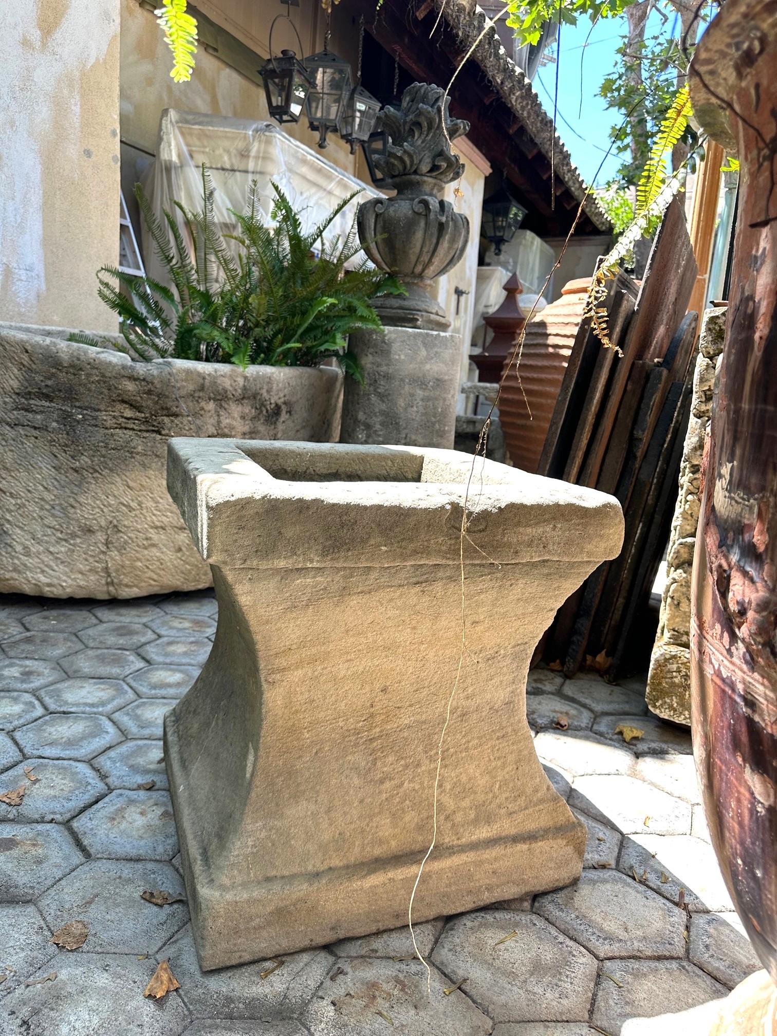 Rustic Antique Hand Carved Stone Birdbath Center Fountain Basin Sink Container In Good Condition For Sale In West Hollywood, CA