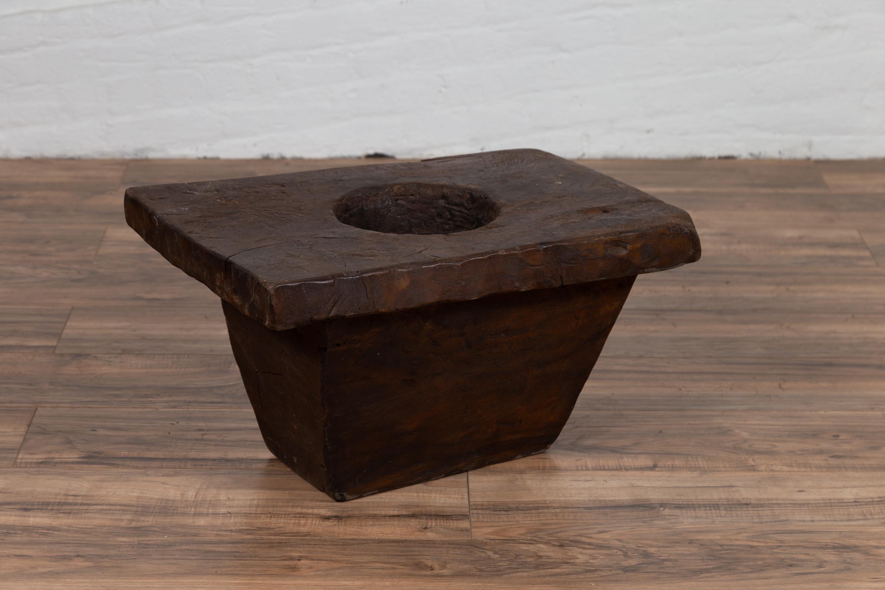 Rustic Antique Indonesian Brown Wooden Planter from the Early 20th Century For Sale 1