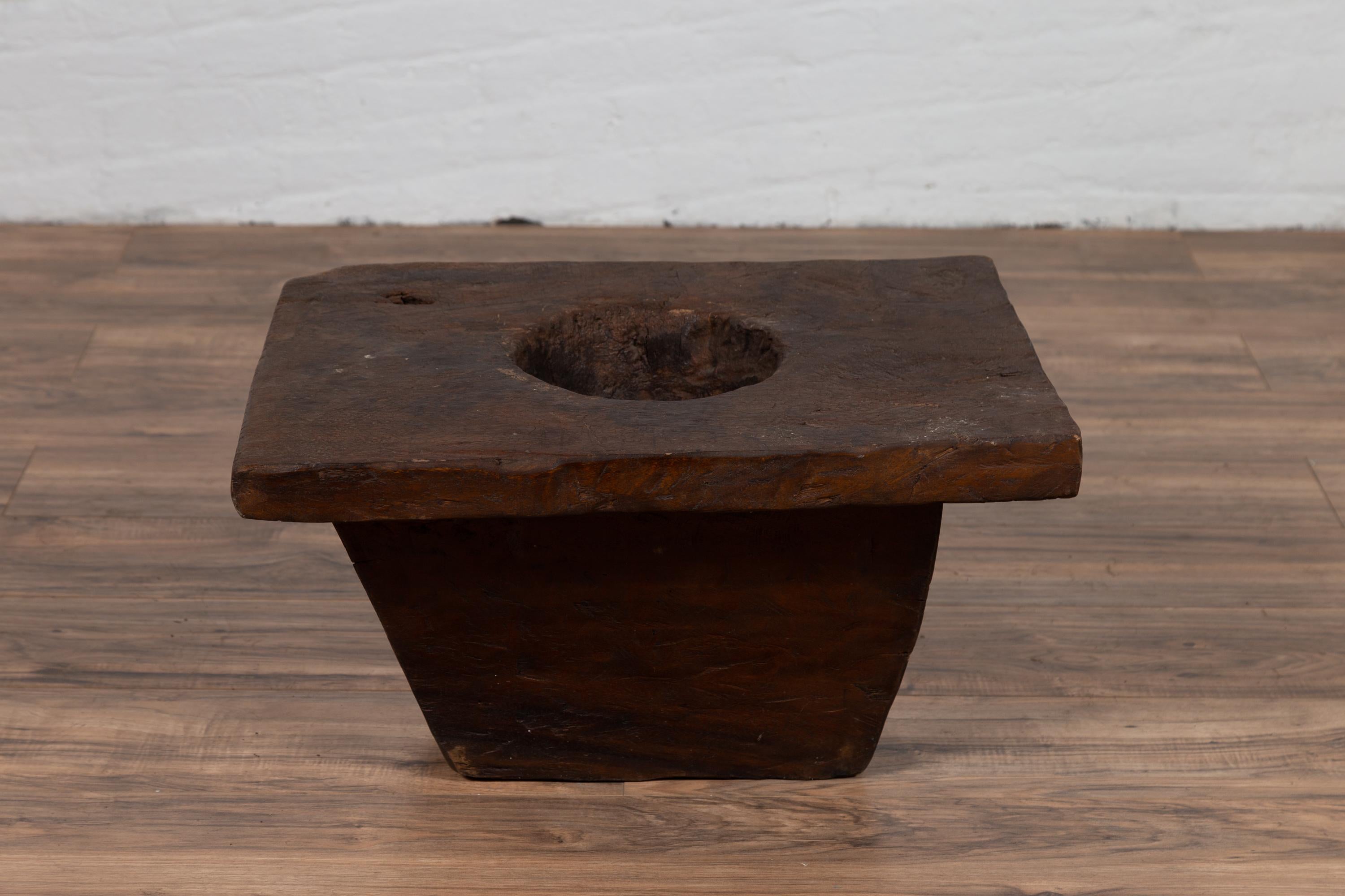 Rustic Antique Indonesian Brown Wooden Planter from the Early 20th Century For Sale 3