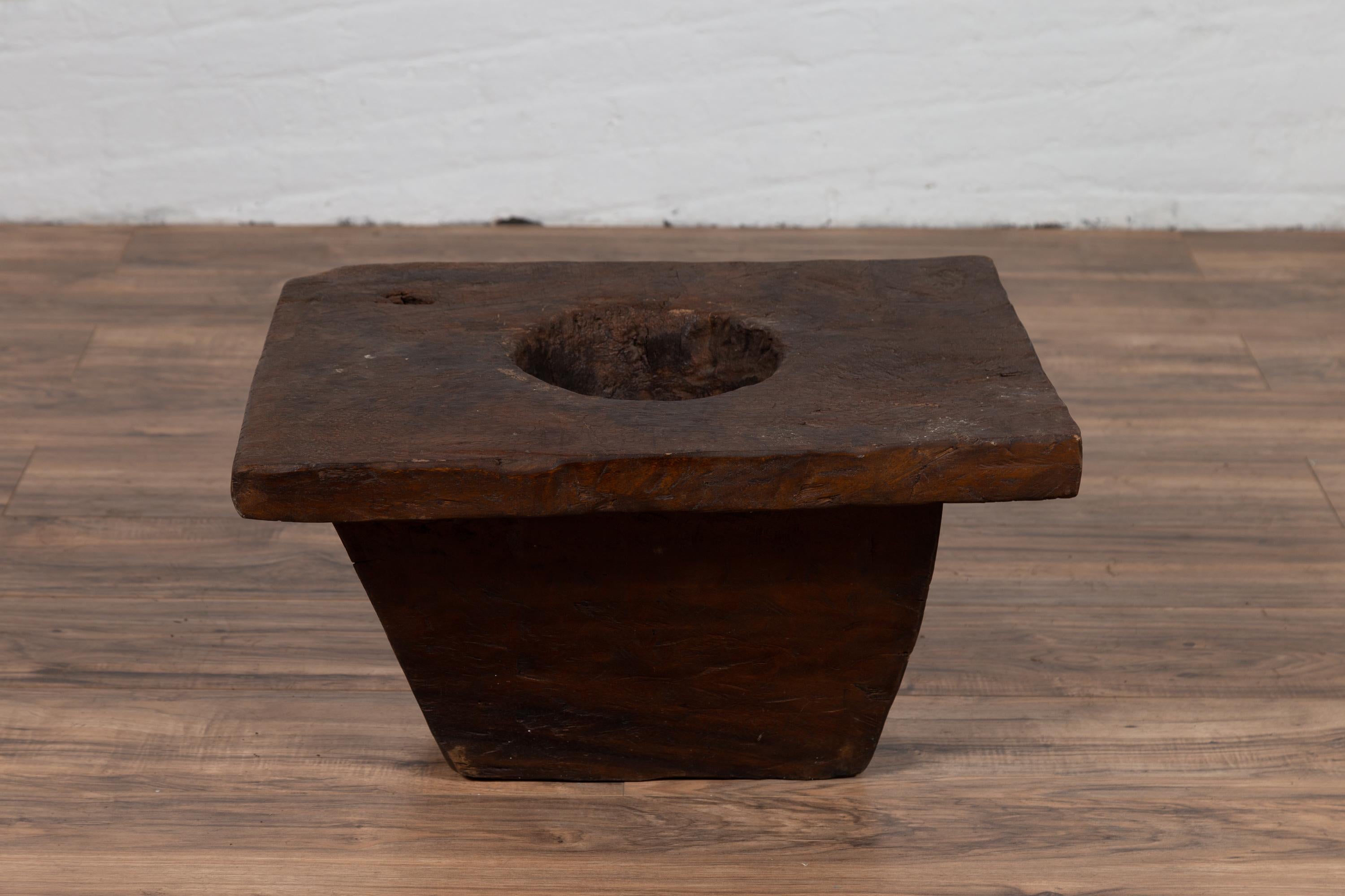 Early 20th Century Rustic Wooden Planter with Tapered Body and Brown Patina For Sale 2