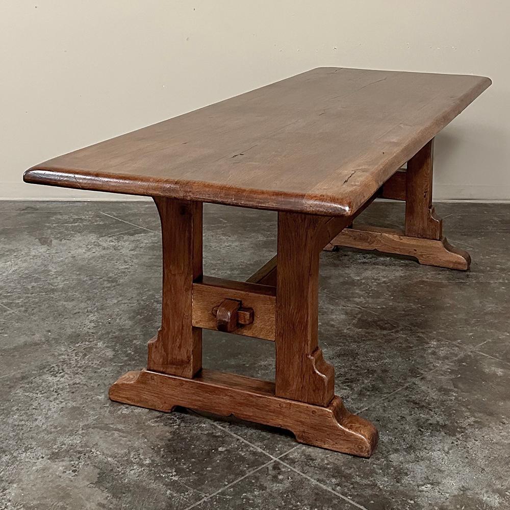 Table de salle à manger rustique ancienne en chêne avec tréteau en vente 1