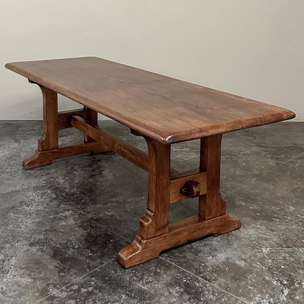 Table de salle à manger rustique ancienne en chêne avec tréteau en vente 2