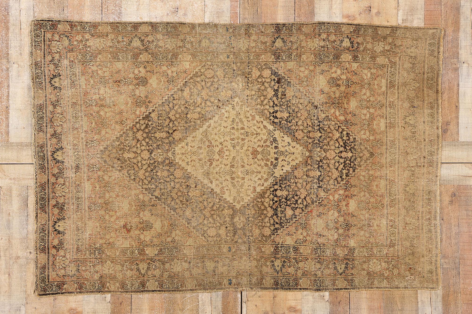 Tappeto Tabriz persiano antico e rustico, la finezza delle intemperie incontra il lusso della tranquillità in vendita 2