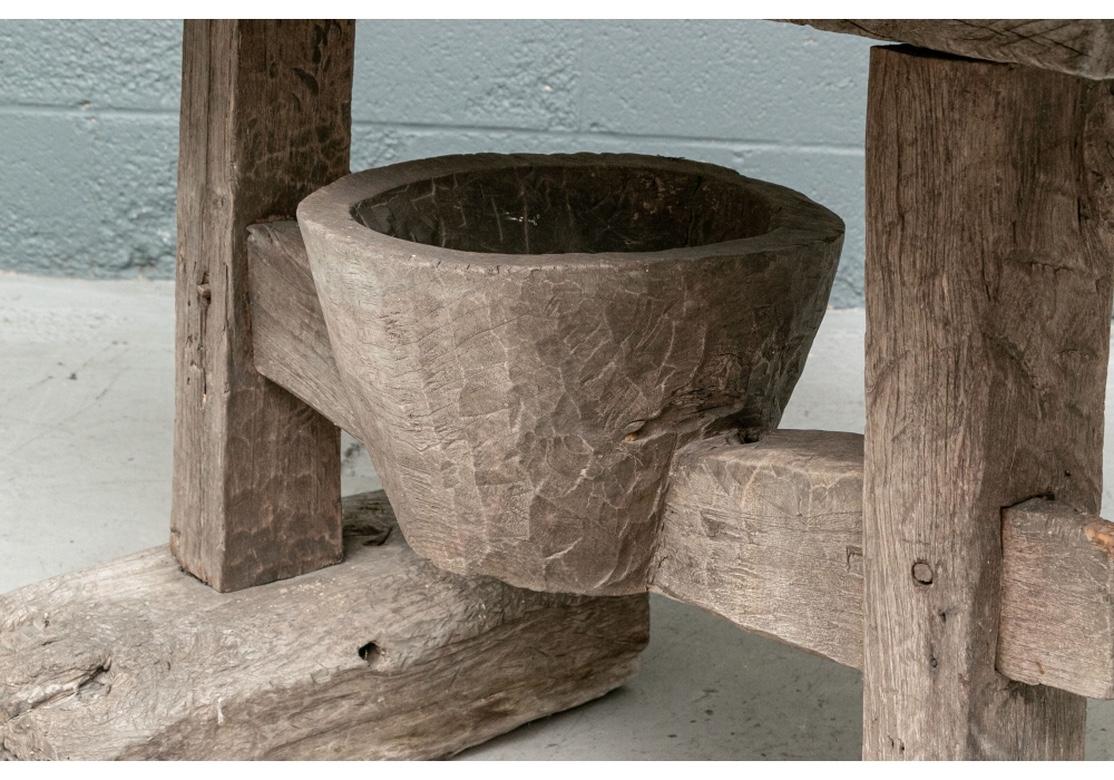 Rustikaler antiker Bauerntisch aus Holz im Angebot 4