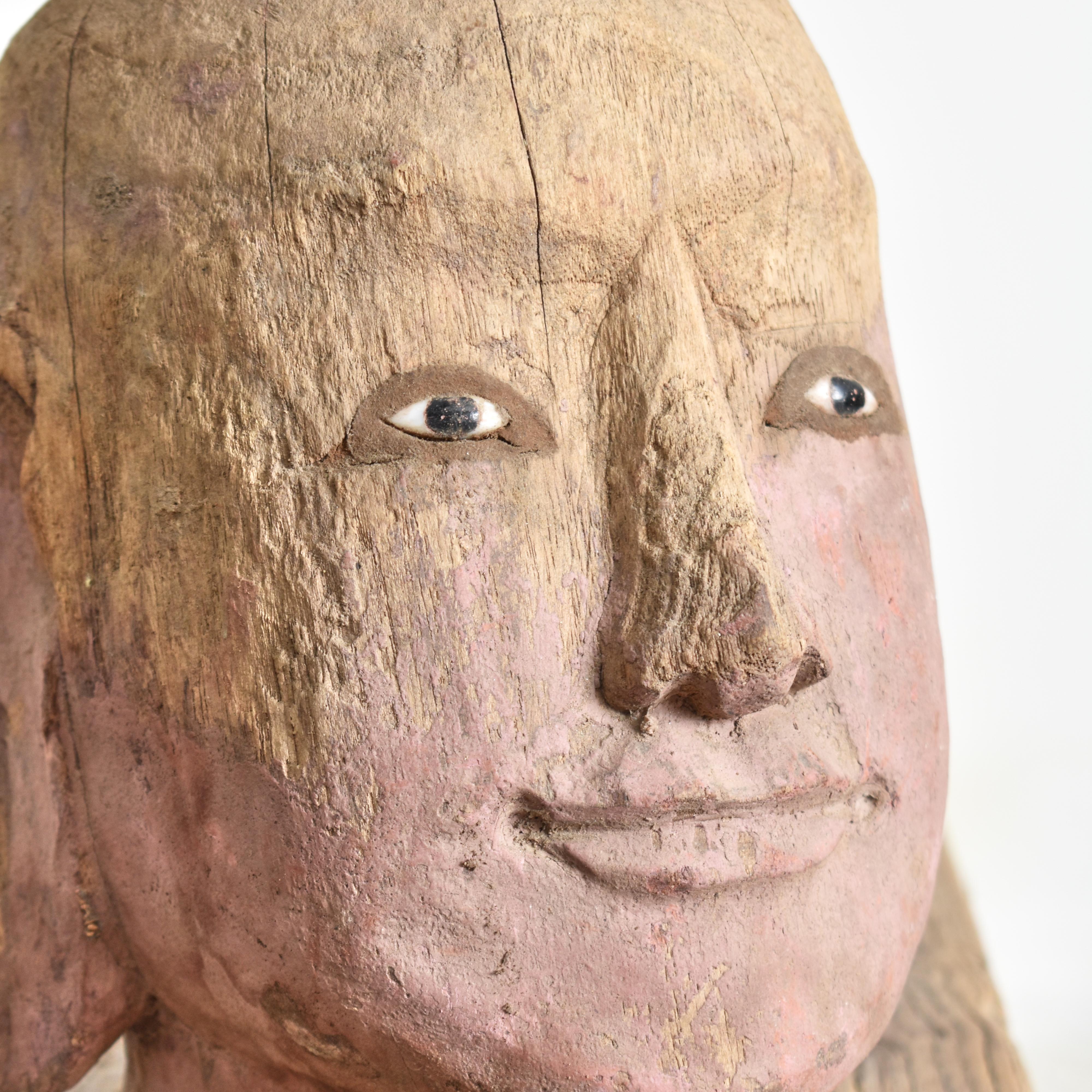 Cabeza de marioneta birmana tallada en madera rústica antigua siglo XIX en venta