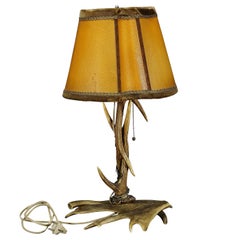 Lampe de bureau en bois rustique avec bois de cerf et de cerf de Virginie