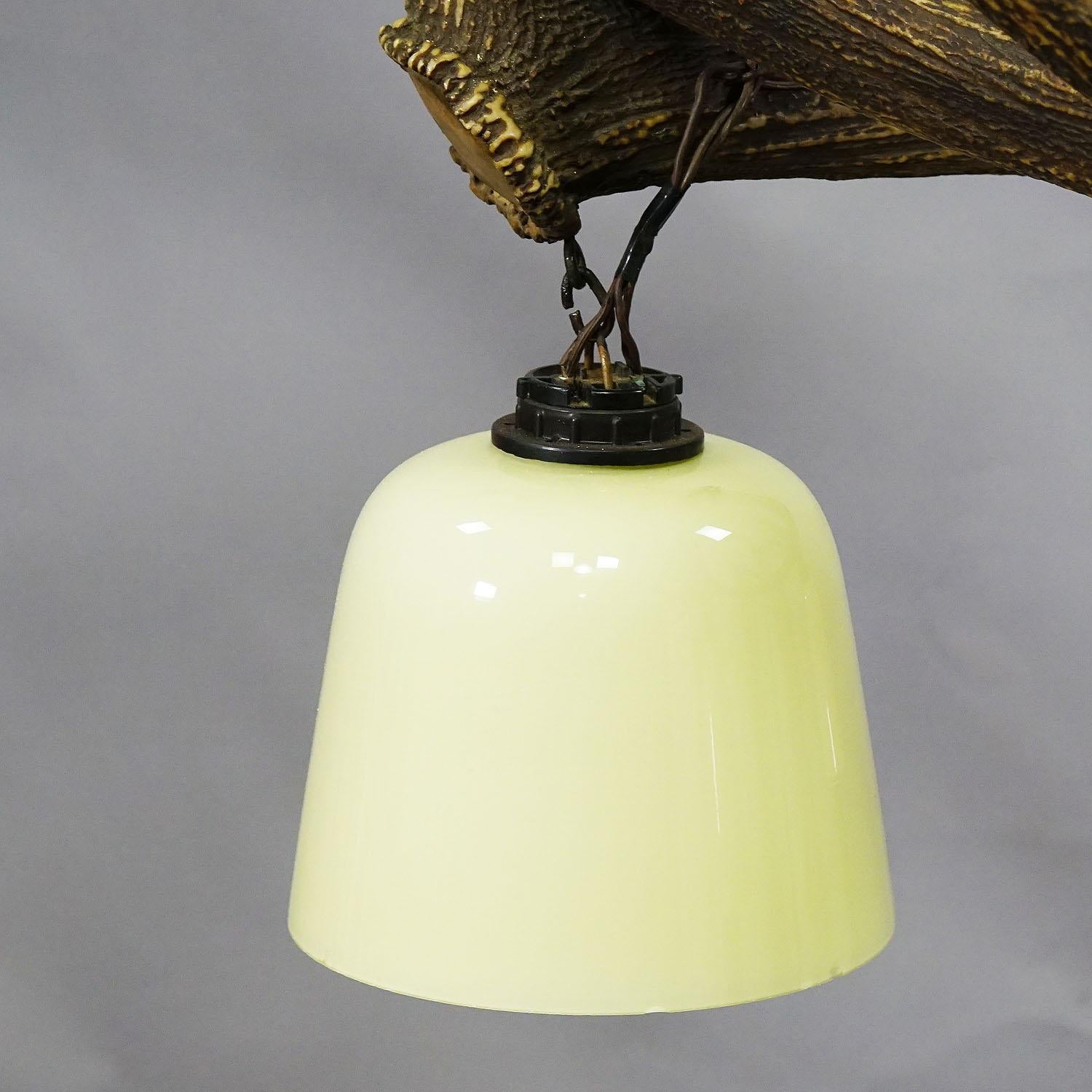 Allemand Lampe rustique en bois de cerf en vente