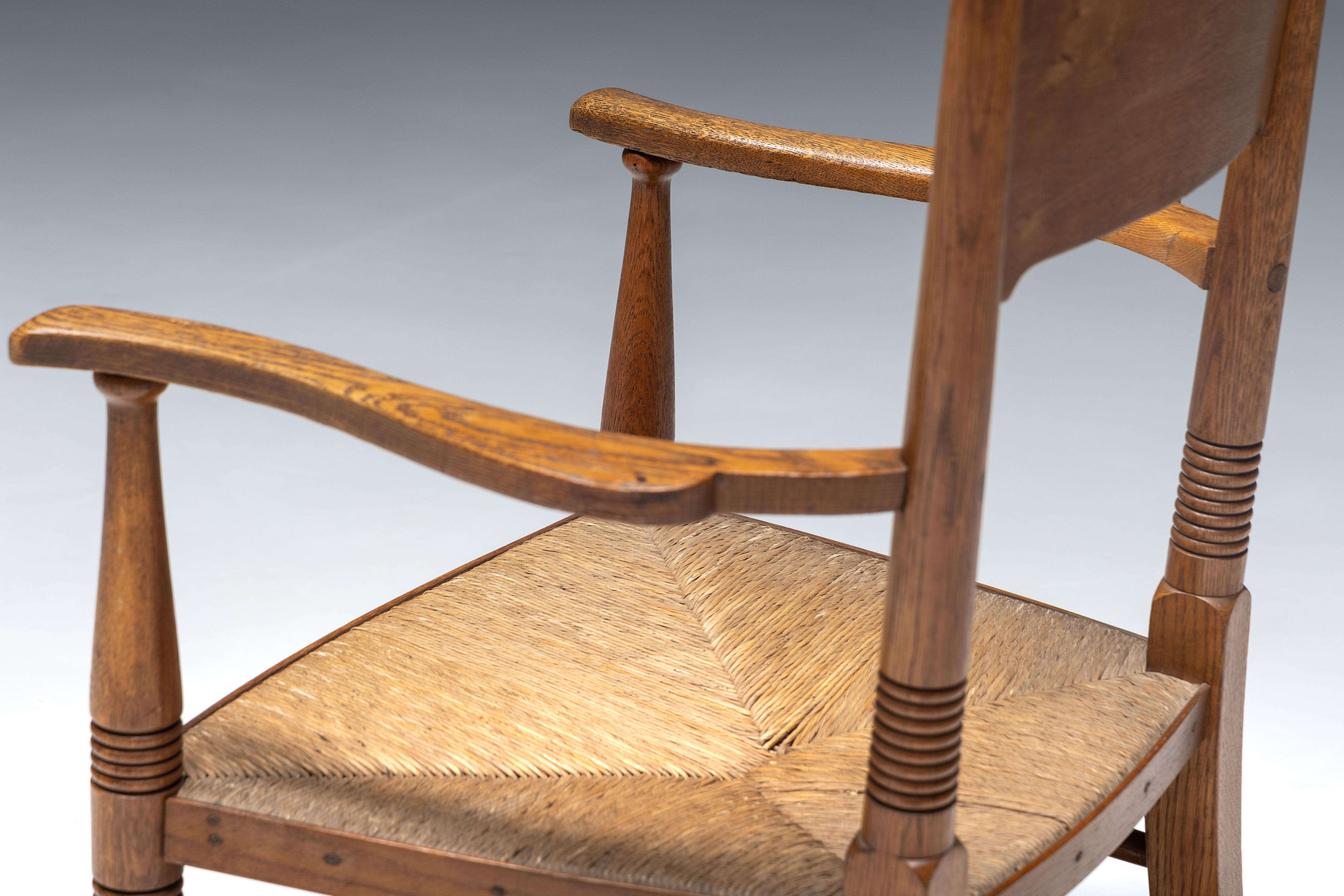 Rustikaler Sessel aus massiver Eiche und Stroh, Vereinigtes Königreich, 1900er Jahre im Zustand „Hervorragend“ im Angebot in Antwerp, BE