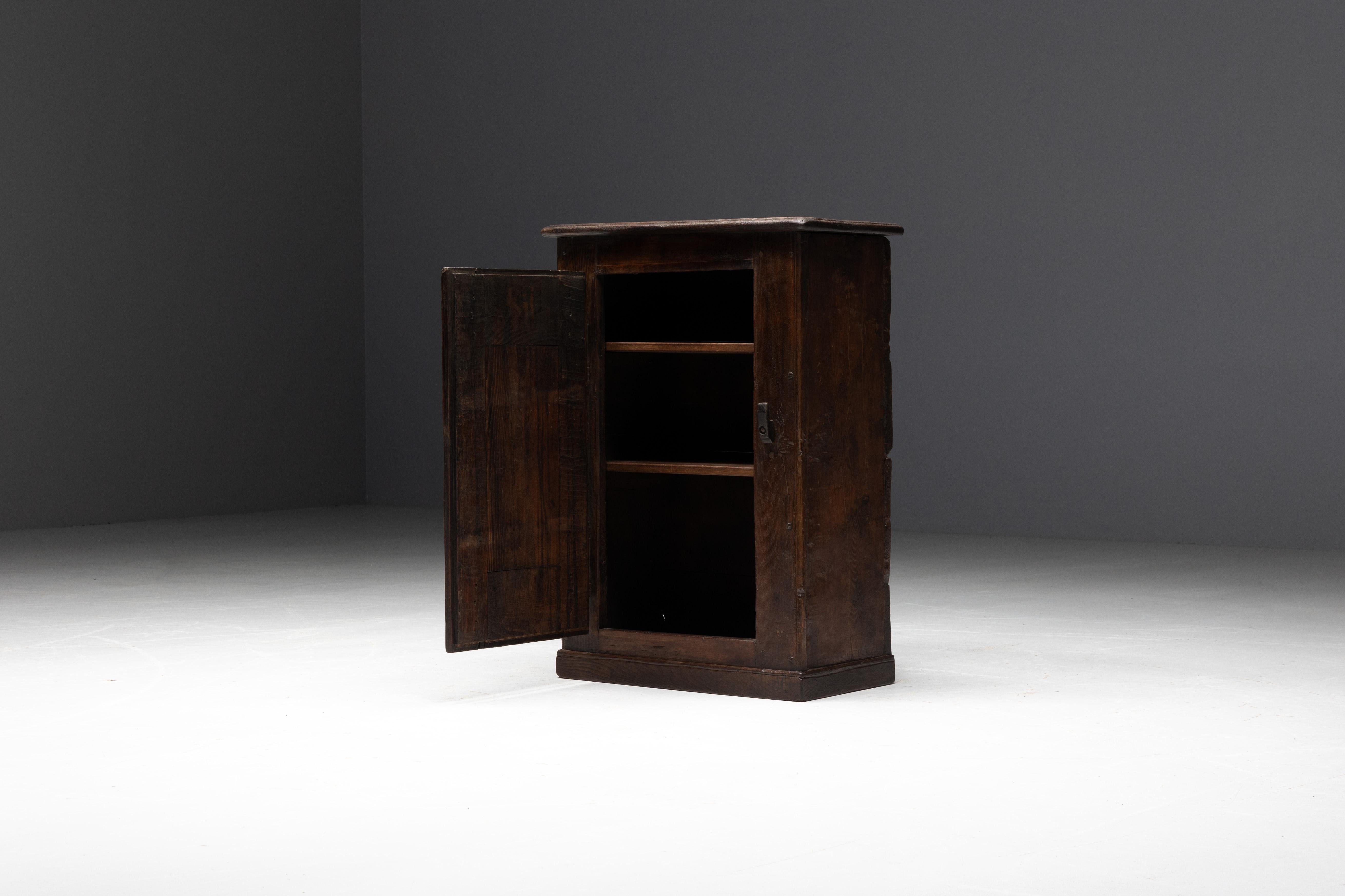 Rustic Art Populaire Cabinet or Confiturier, France, 19th Century For Sale 2
