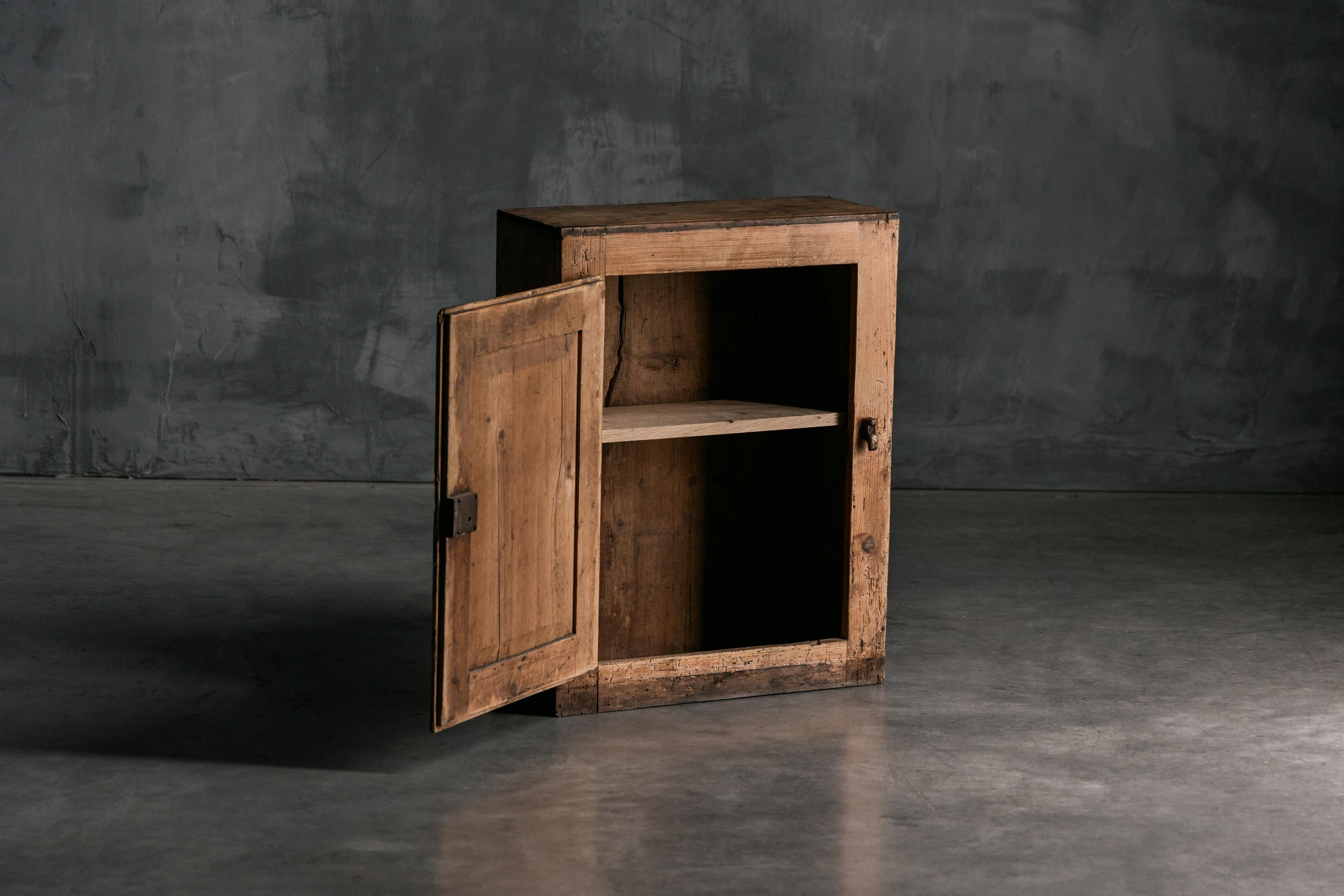 Rustico Credenza rustica Art Populaire, Francia, XIX secolo in vendita