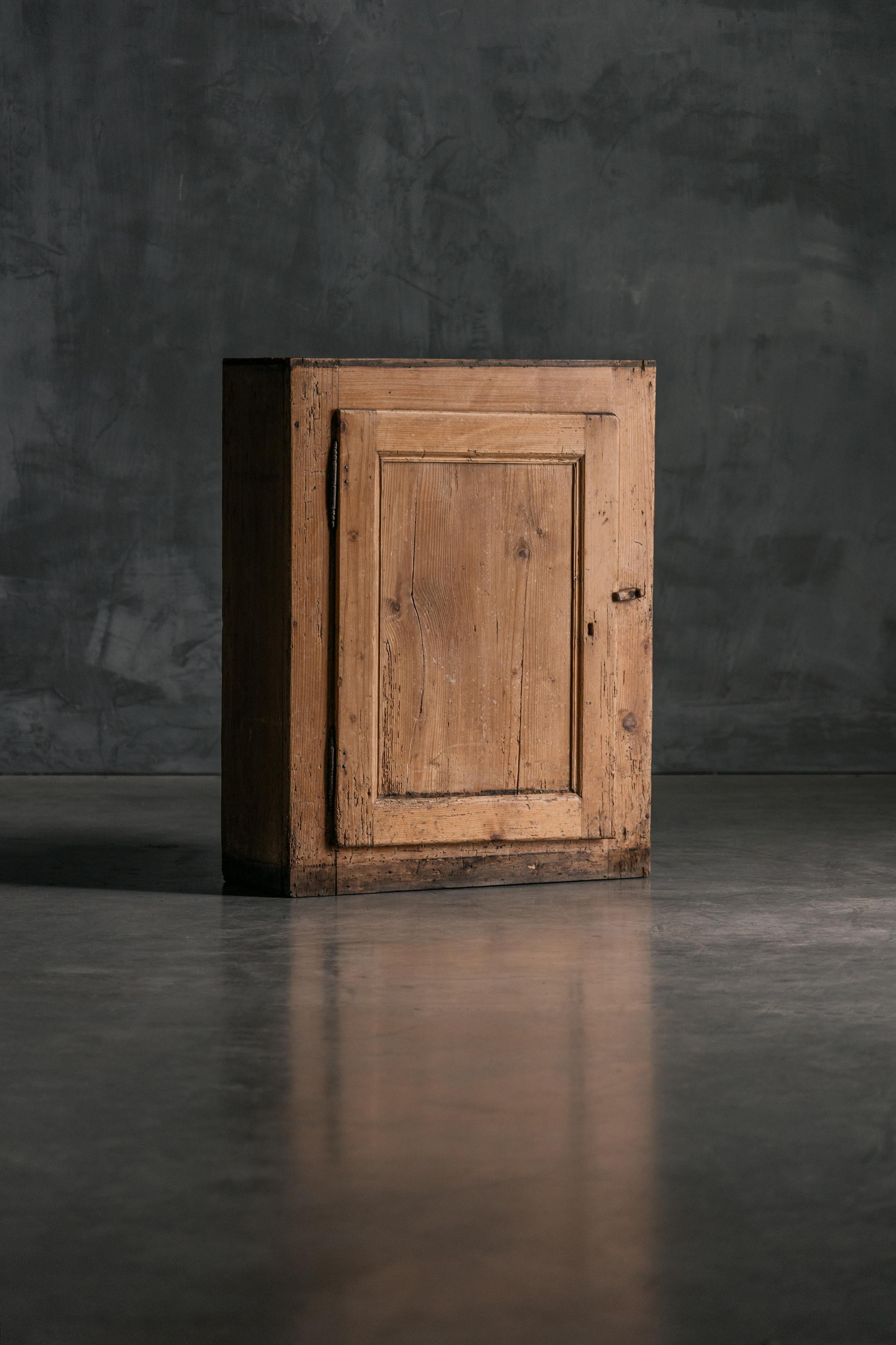 Rustikaler Populaire-Schrank, Frankreich, 19. Jahrhundert (Holz) im Angebot