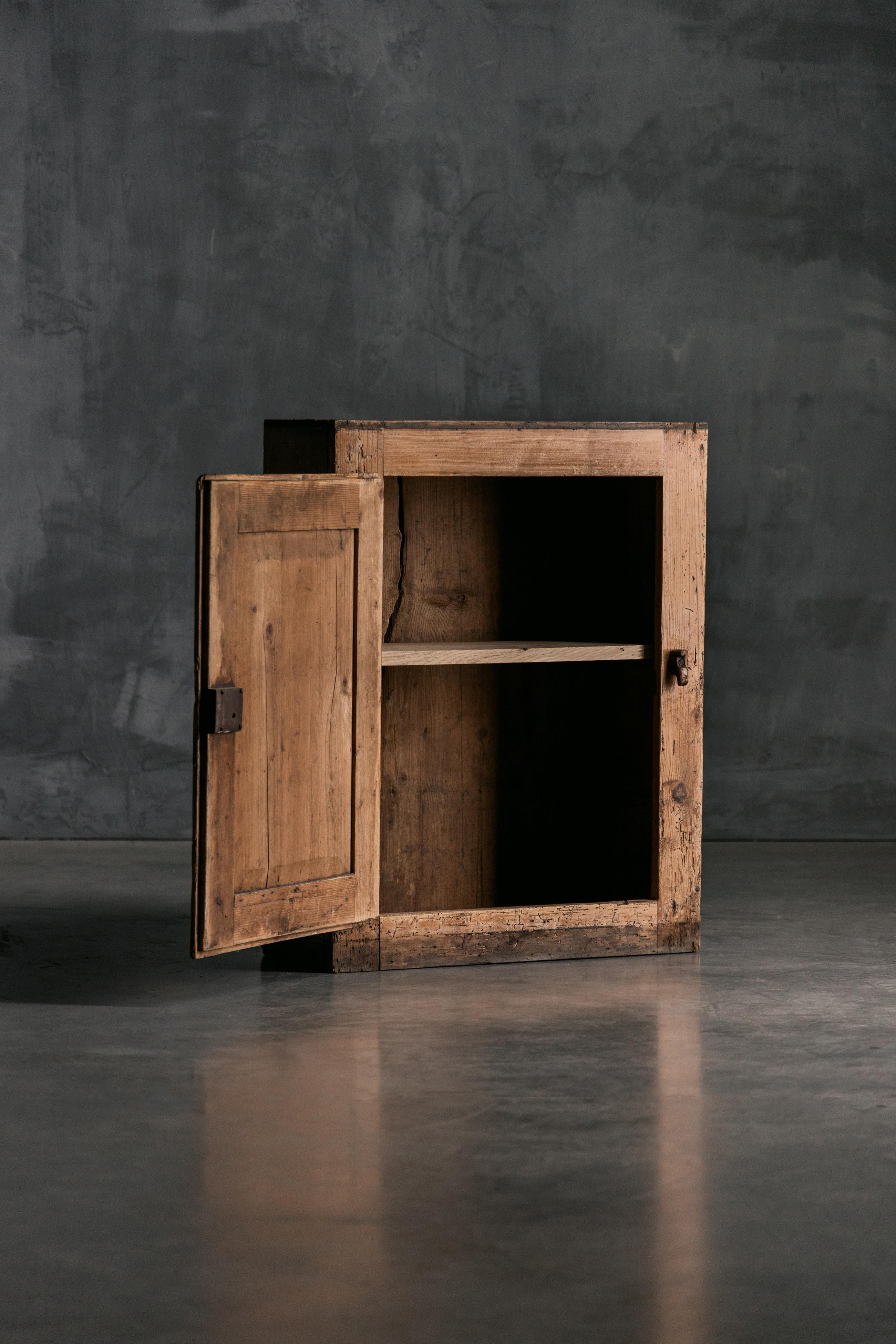 Rustikaler Populaire-Schrank, Frankreich, 19. Jahrhundert im Angebot 1