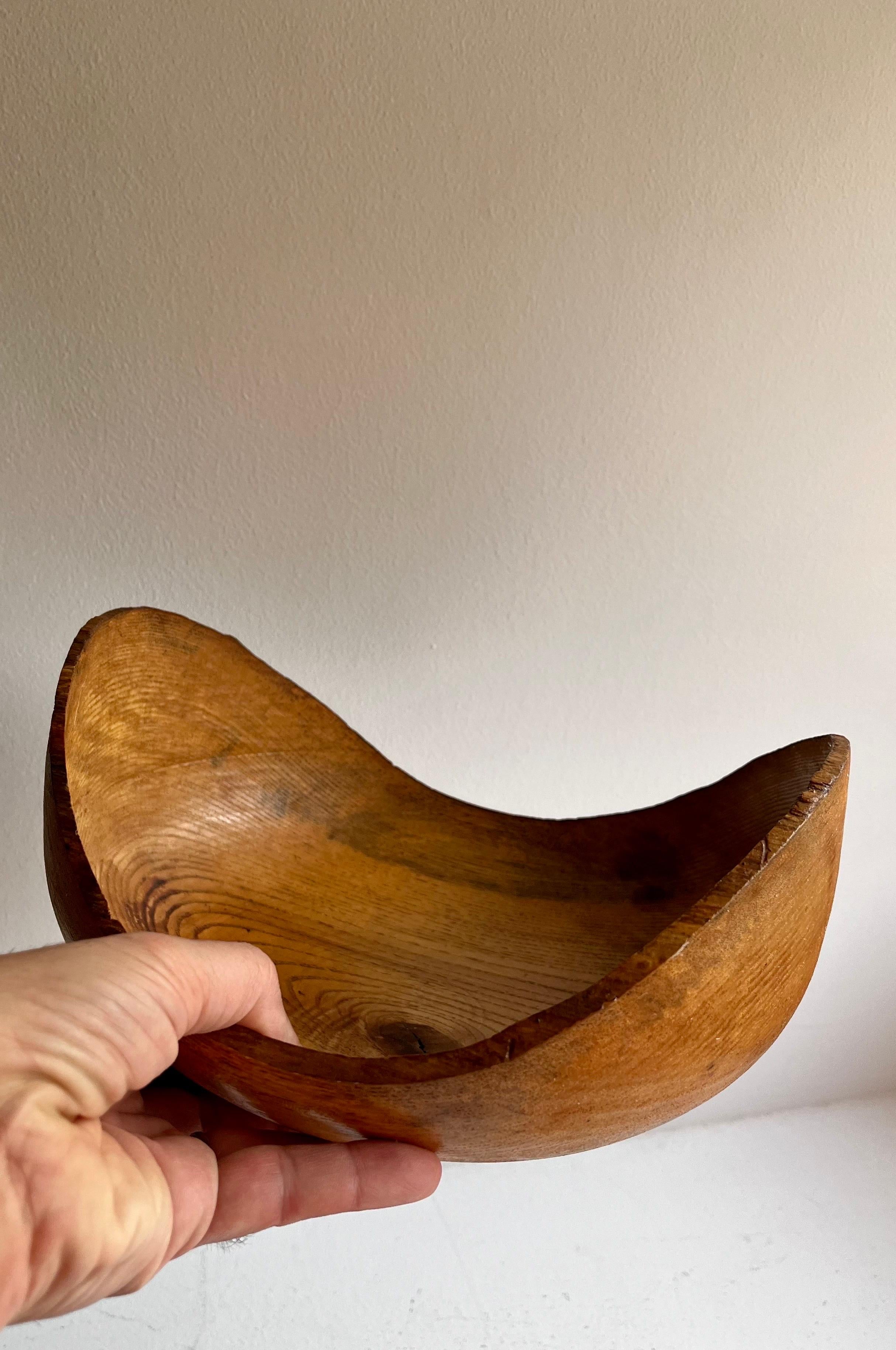 American Rustic Ash Wood Bowl with Natural Edge For Sale