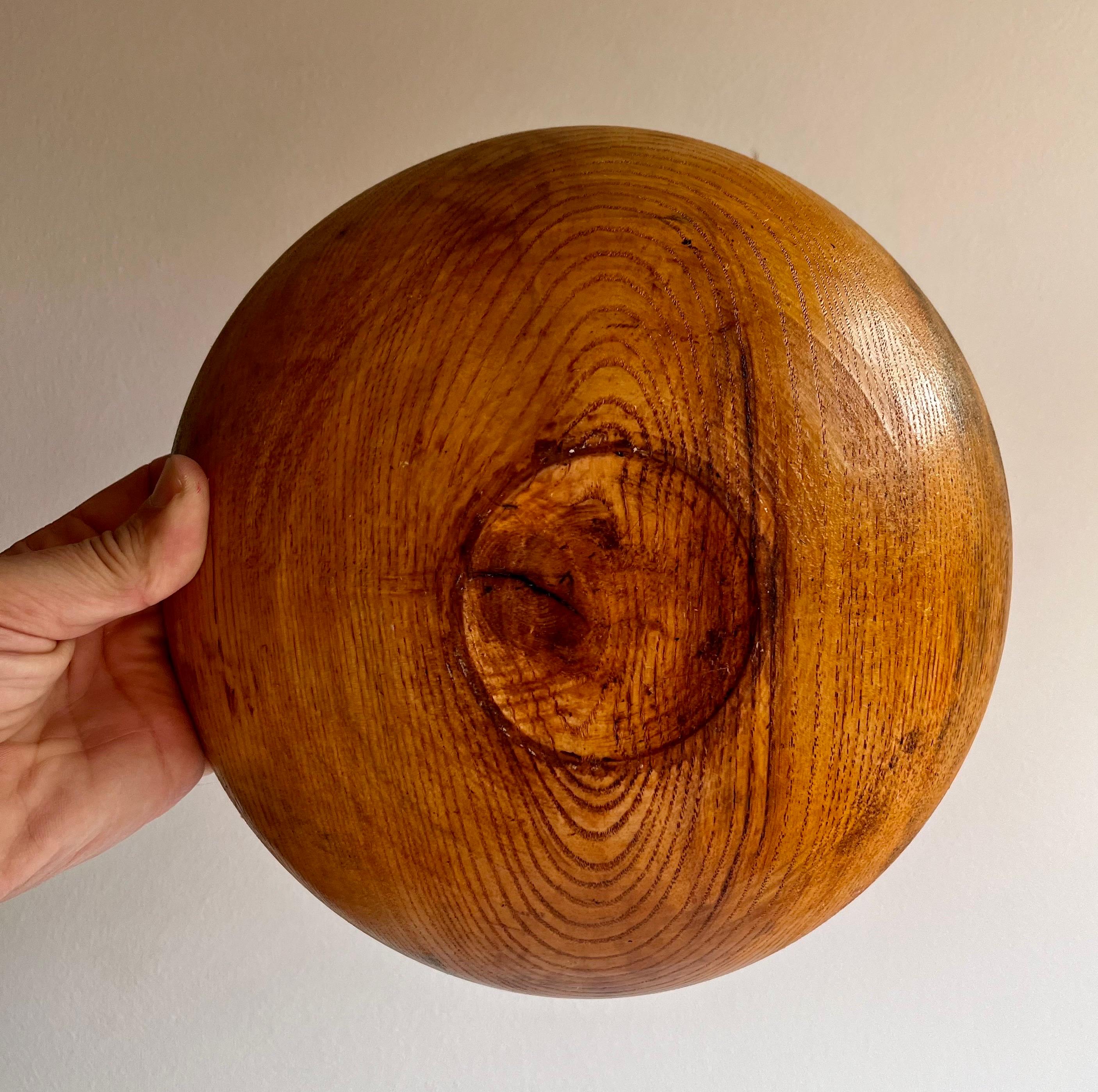 20th Century Rustic Ash Wood Bowl with Natural Edge For Sale