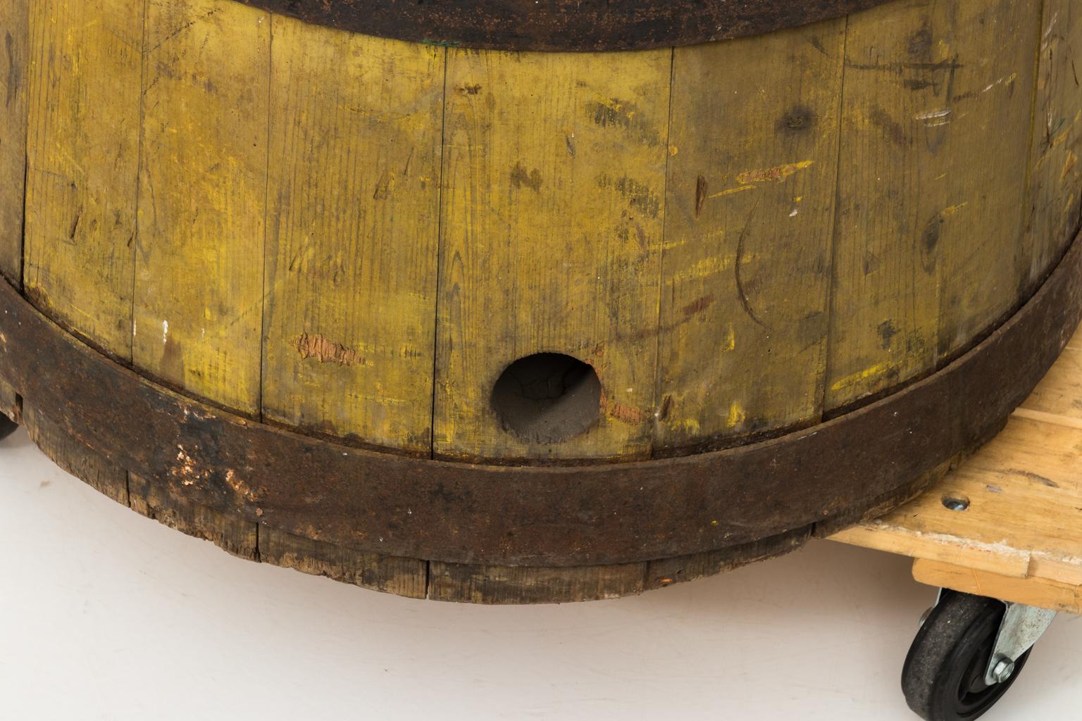 Rustic Barrel In Good Condition In Stamford, CT