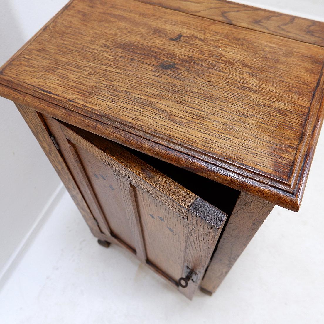 Rustic Bedside cabinet / Small Storage Cupboard - 20thC For Sale 8