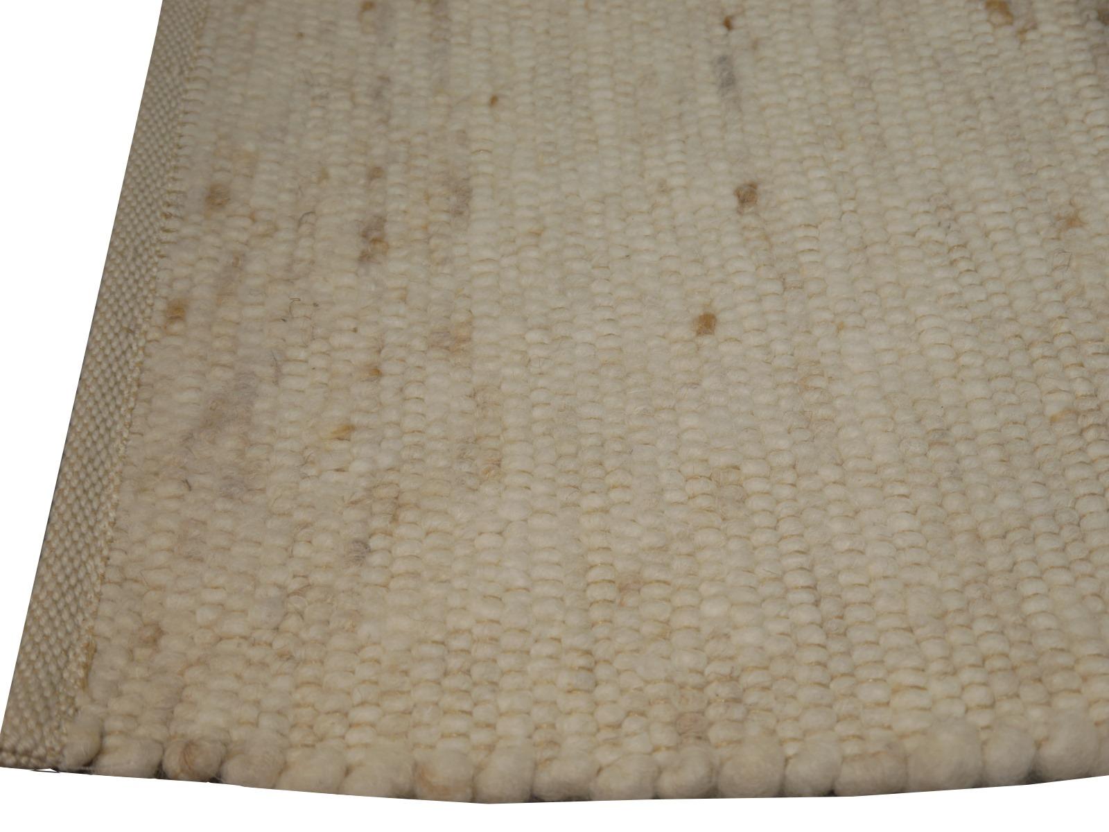 Tissé à la main Tapis Kilim rustique beige en laine tissé à la main - Tapis européen plat tissé à la main par Djoharian Design en vente